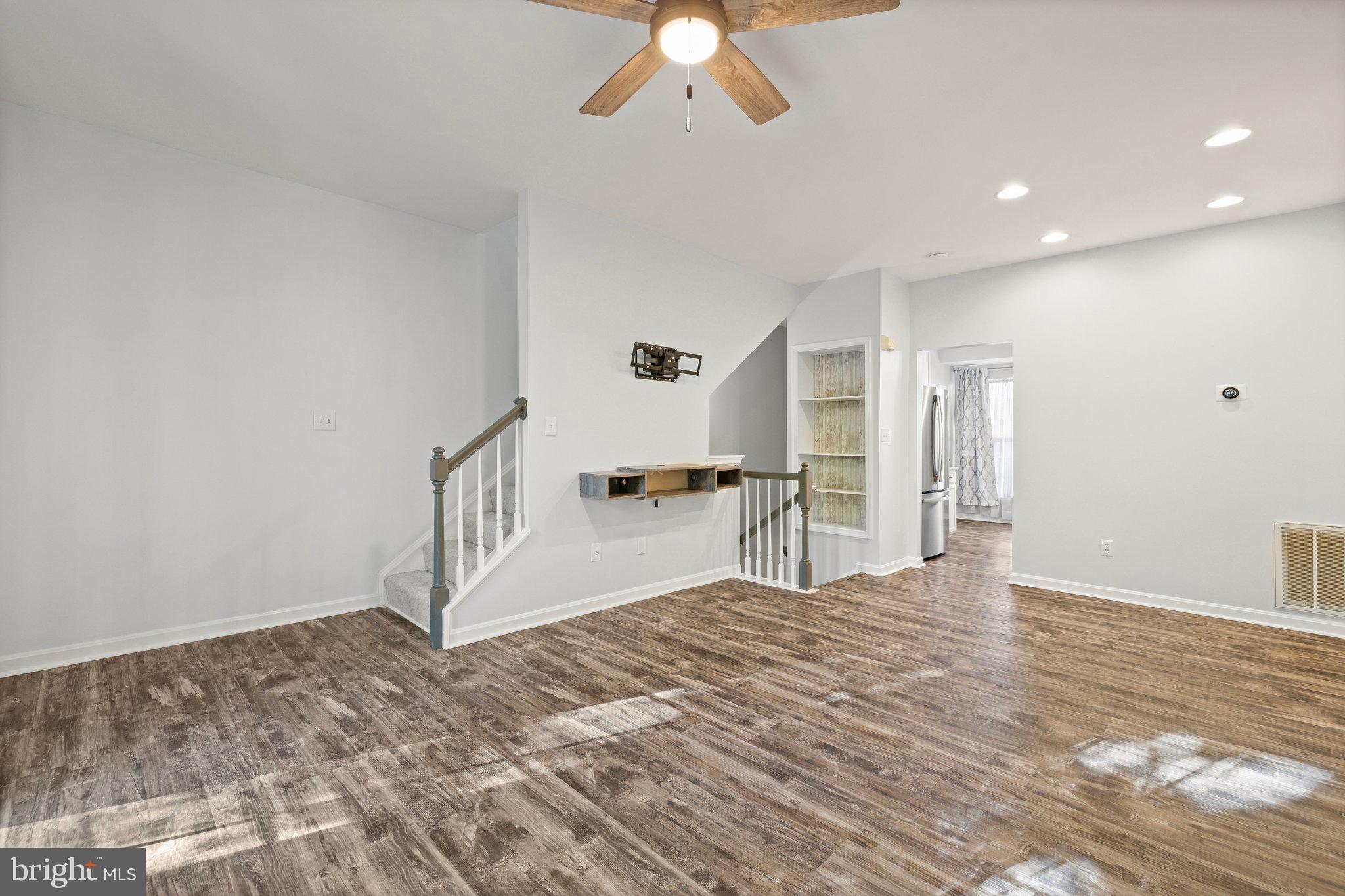 BARR HILL AT INVERNESS - Residential