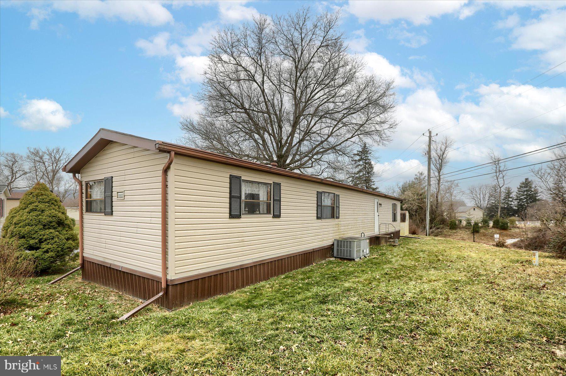 ROLLING HILLS ESTATES - Residential