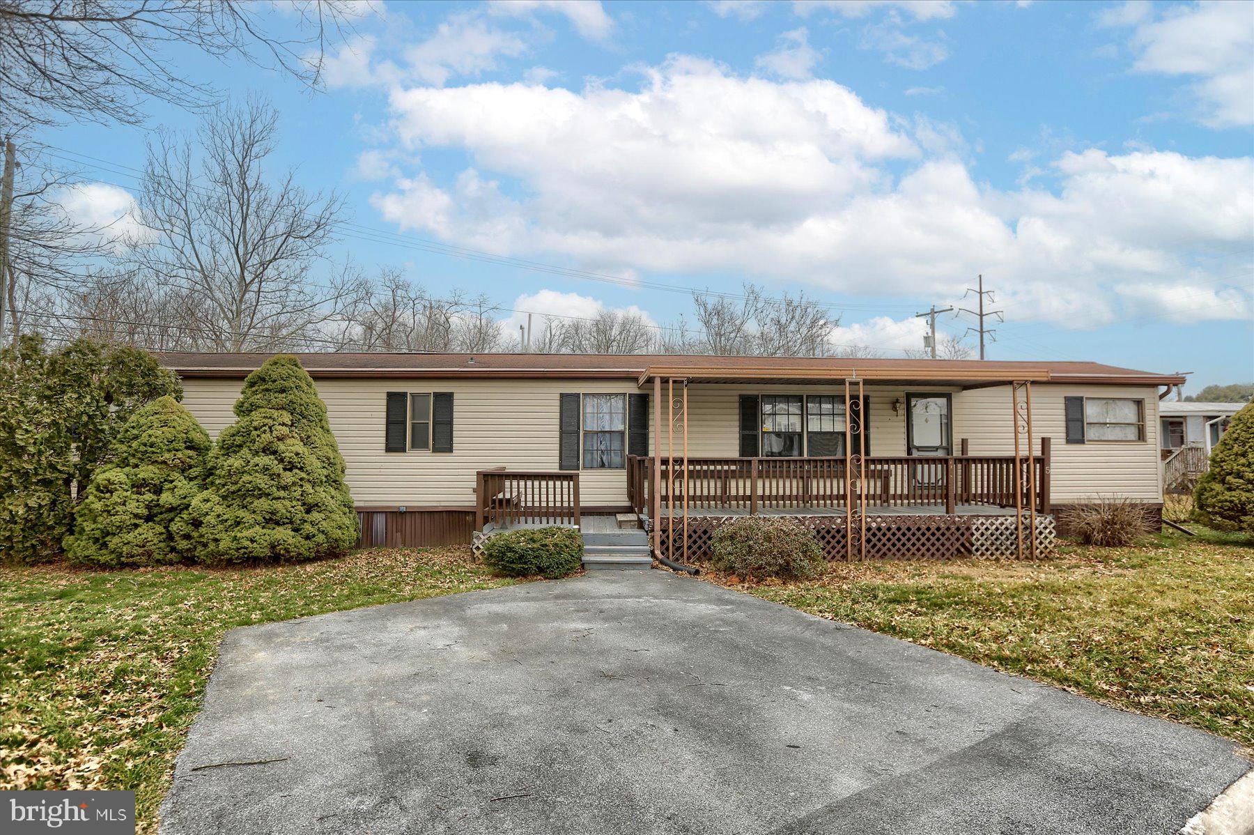 ROLLING HILLS ESTATES - Residential