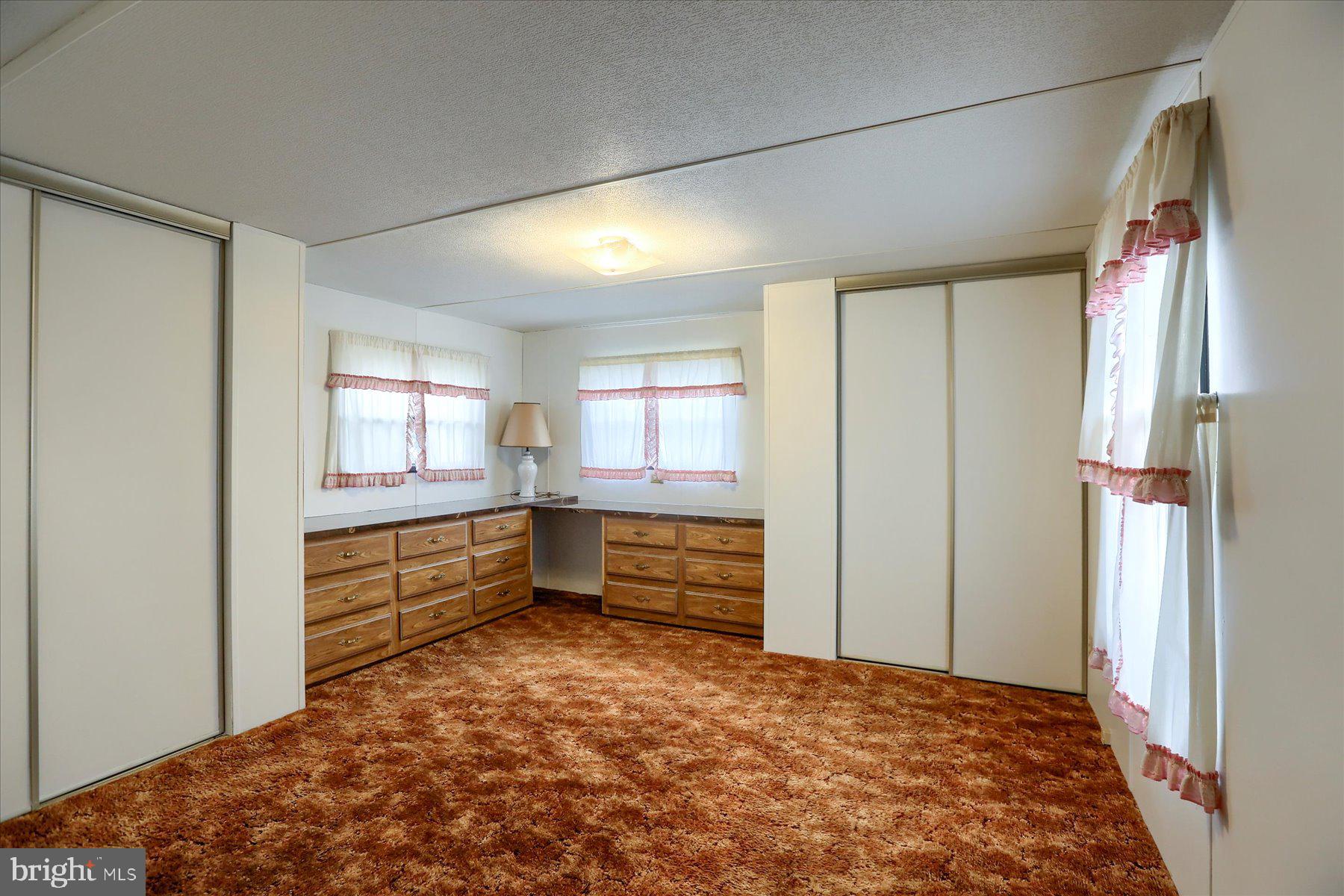 ROLLING HILLS ESTATES - Residential