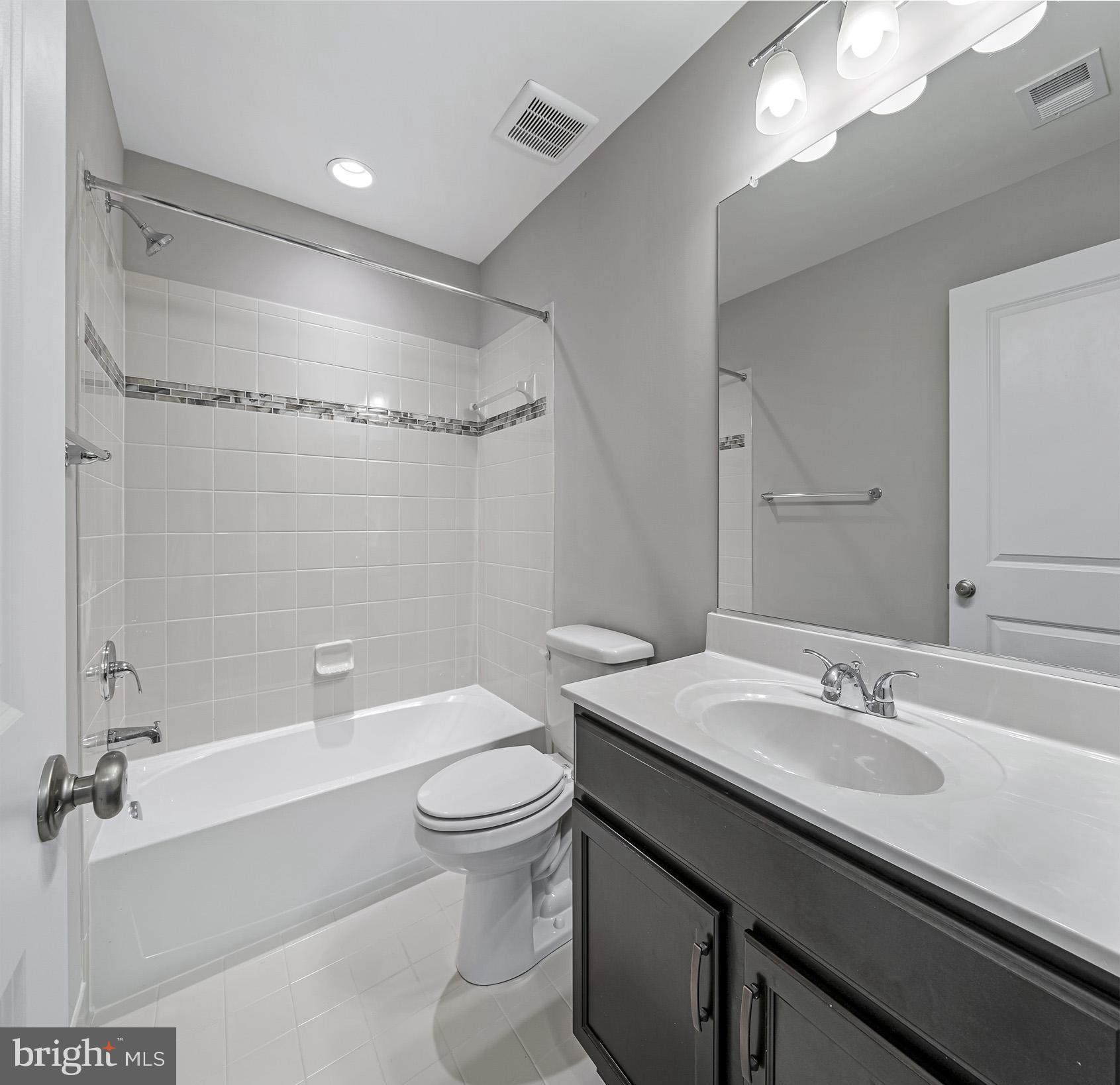 STEEPLECHASE - Residential Lease