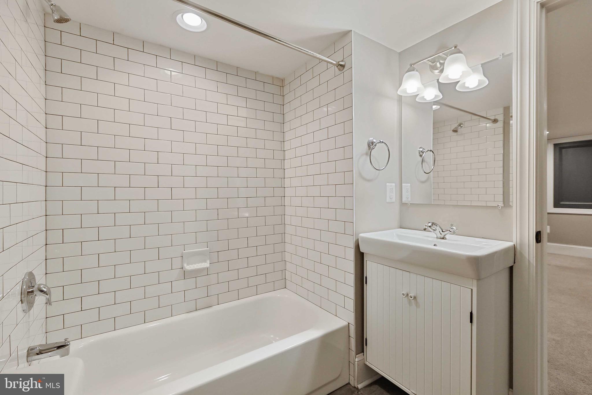 FEDERAL HILL HISTORIC DISTRICT - Residential Lease