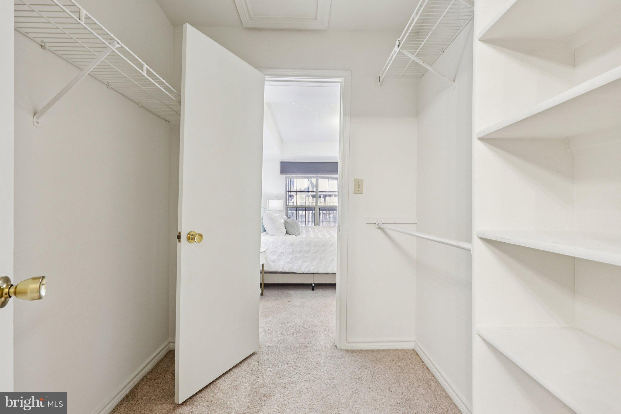 PENDERBROOK SQUARE CONDOMINIUMS - Residential