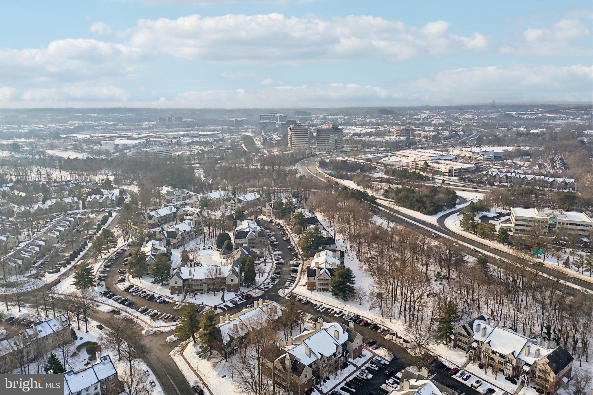PENDERBROOK SQUARE CONDOMINIUMS - Residential