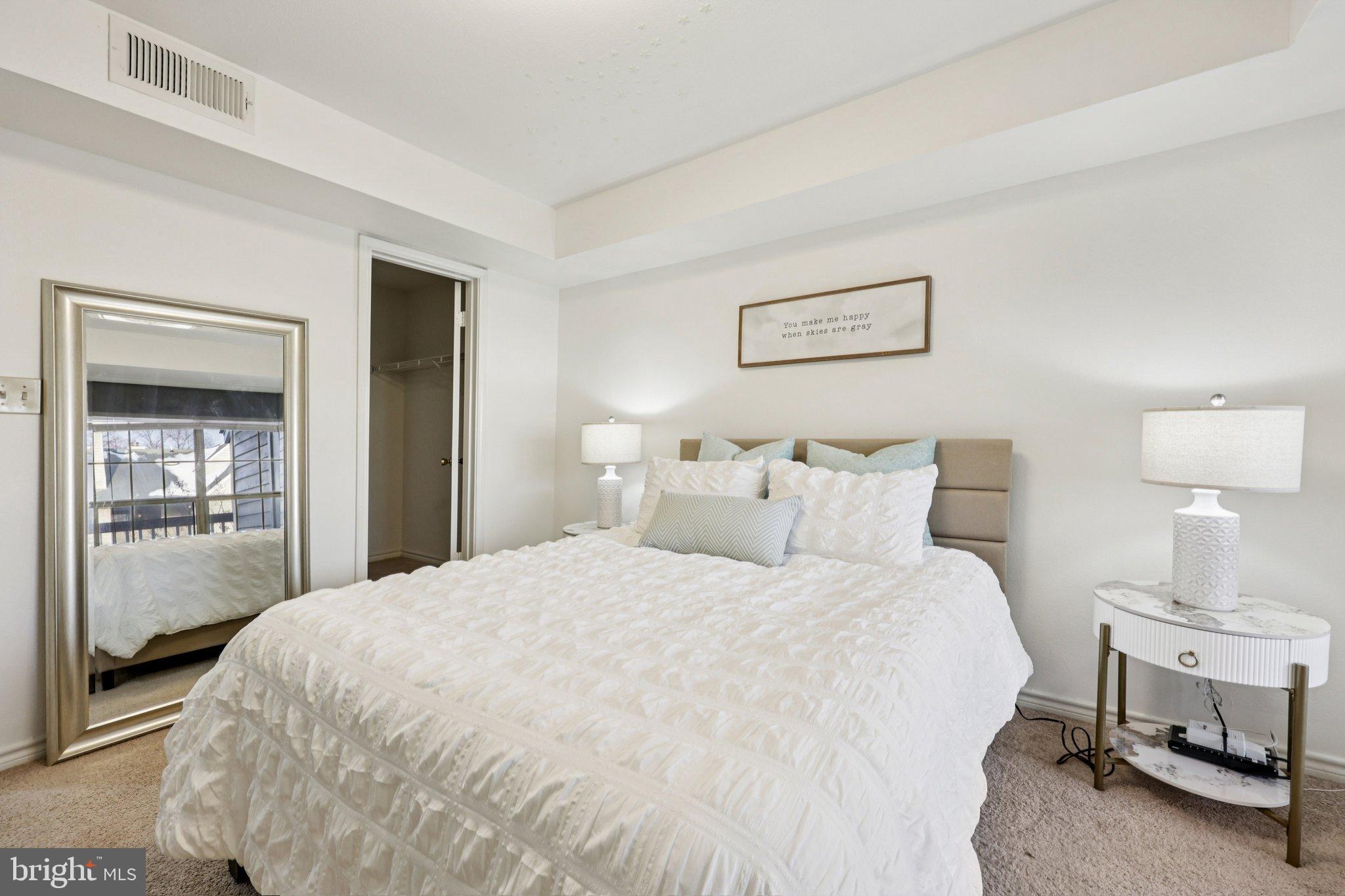 PENDERBROOK SQUARE CONDOMINIUMS - Residential