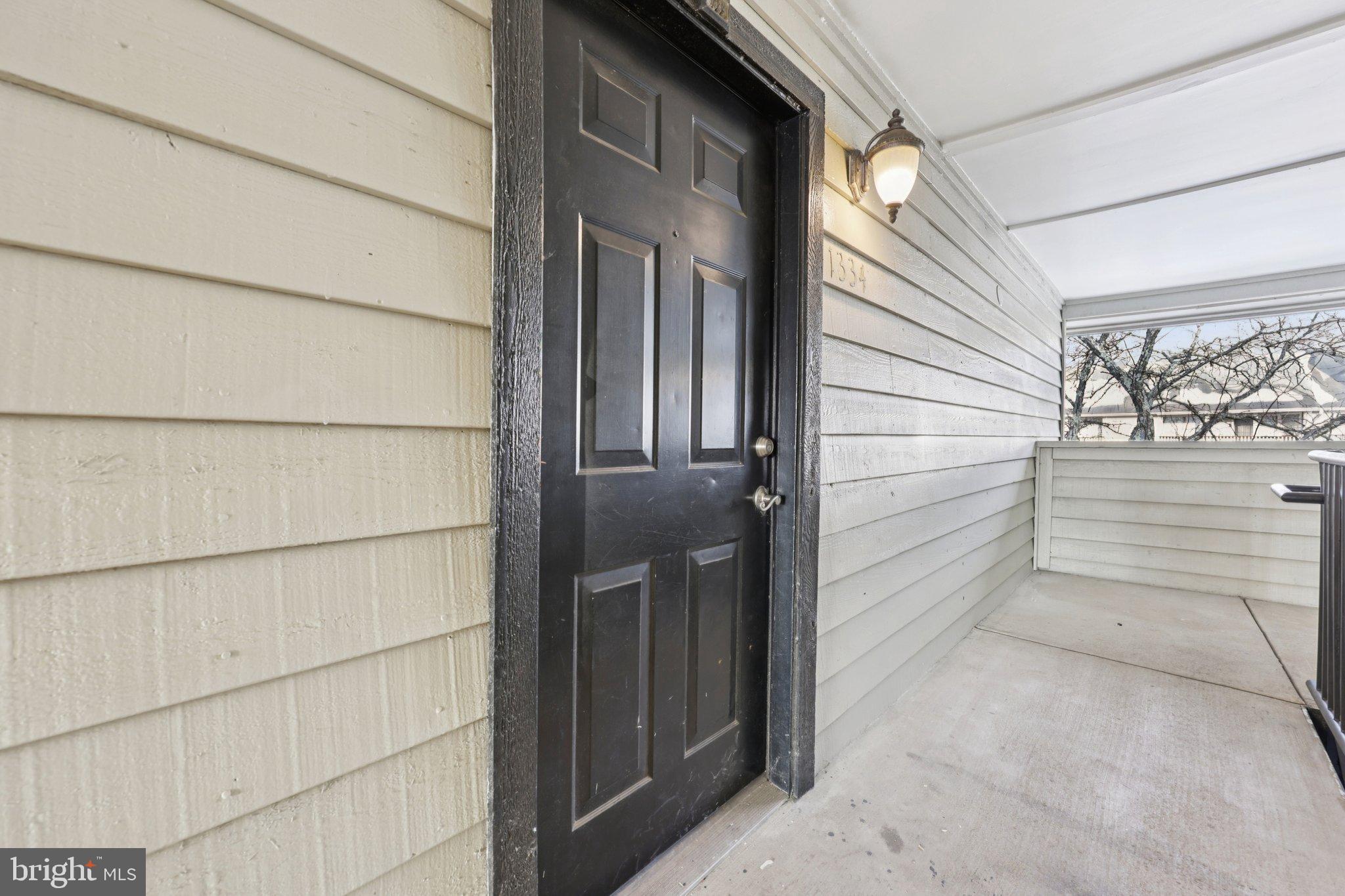 PENDERBROOK SQUARE CONDOMINIUMS - Residential