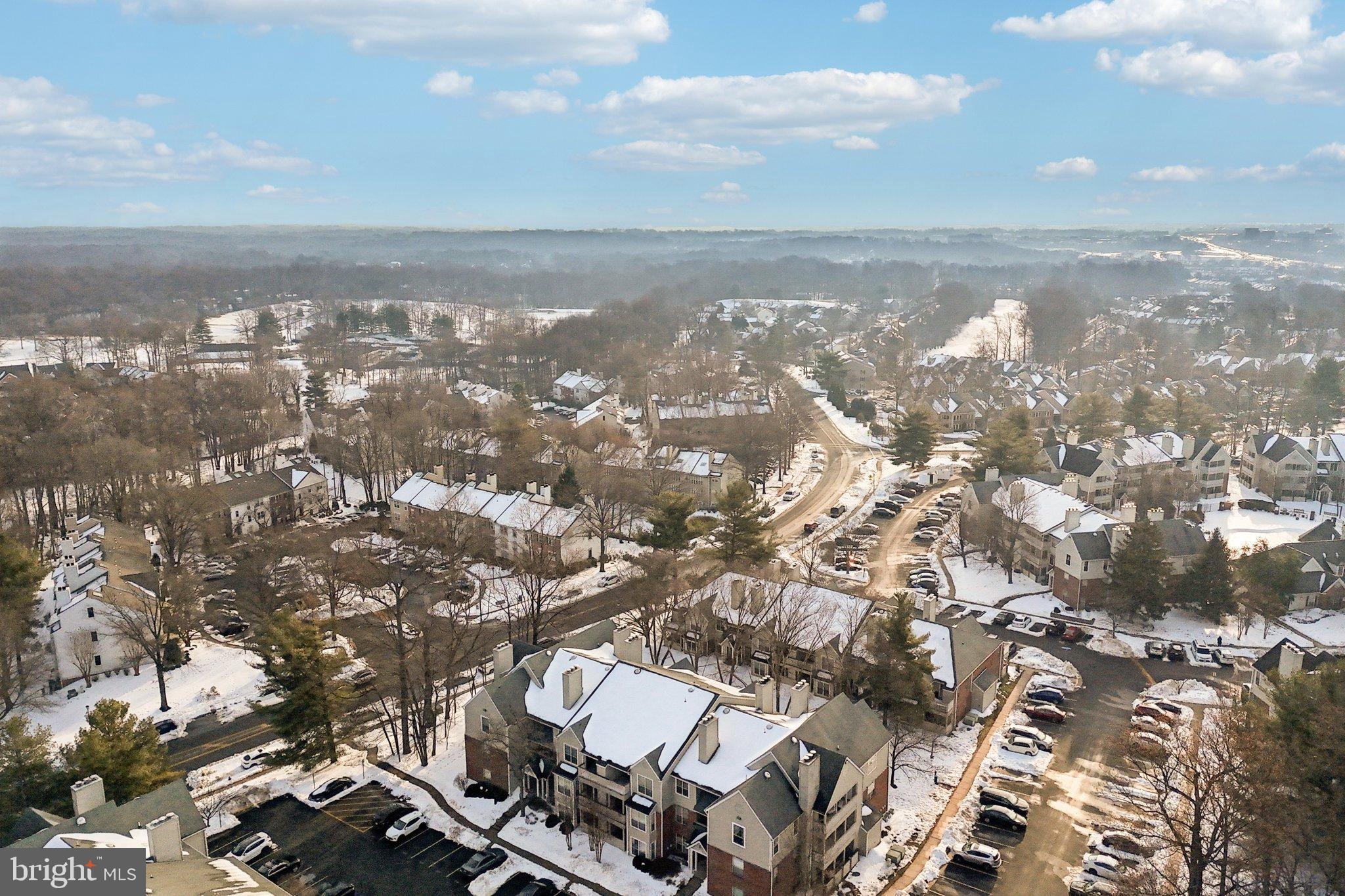 PENDERBROOK SQUARE CONDOMINIUMS - Residential