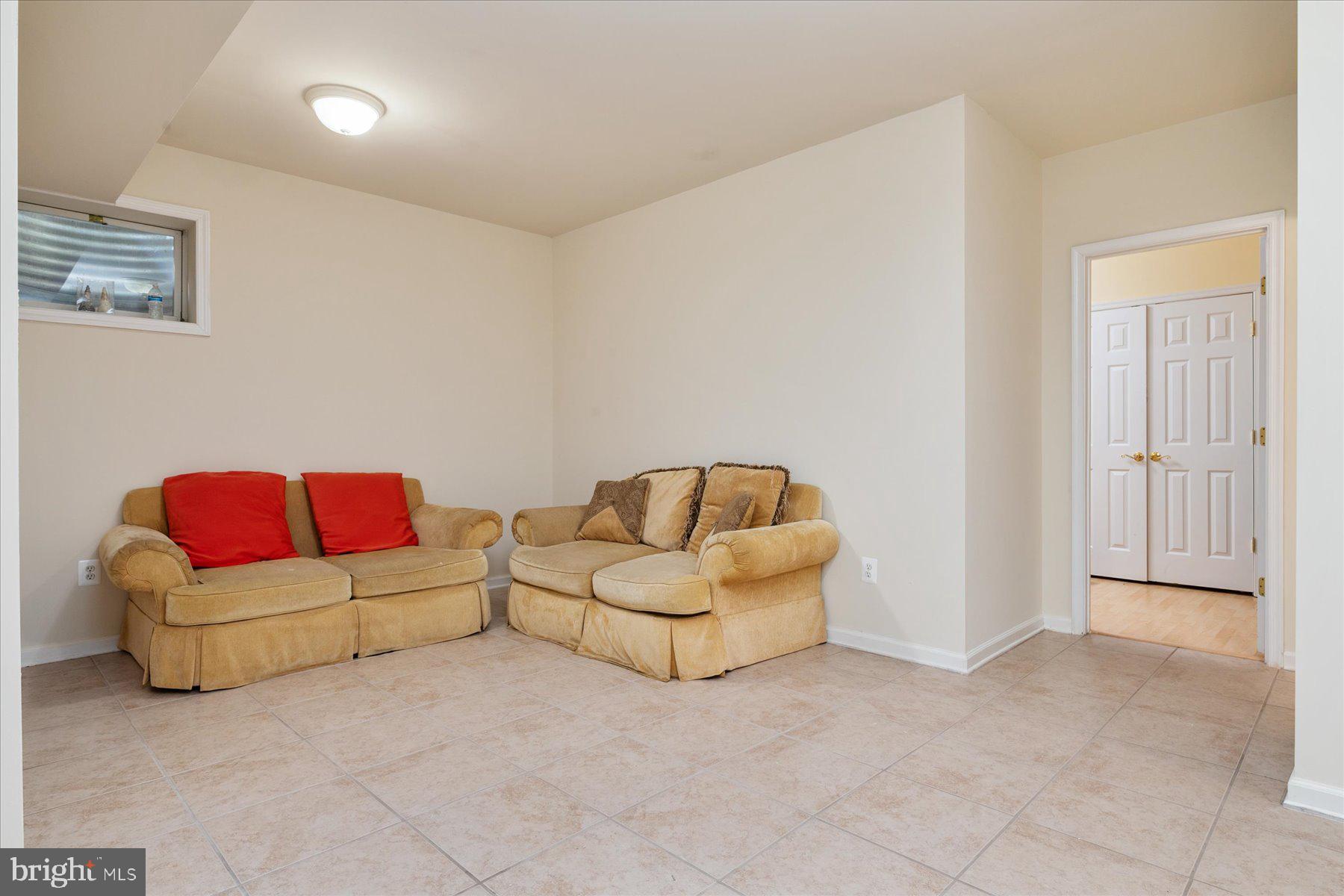 KENTLANDS VIEW - Residential Lease