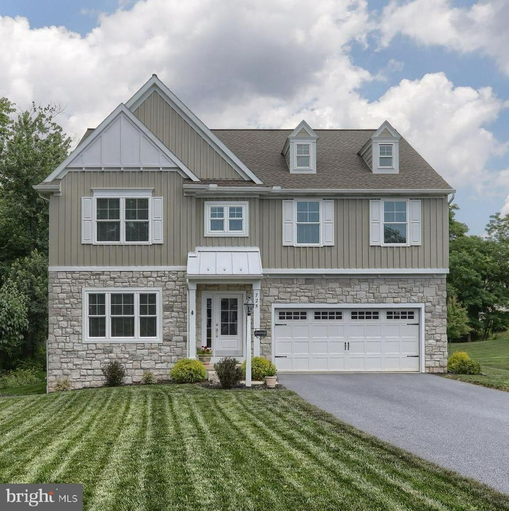 Photo of 725 Hampton Court, HARRISBURG, PA 17112 (MLS # PADA2046902)