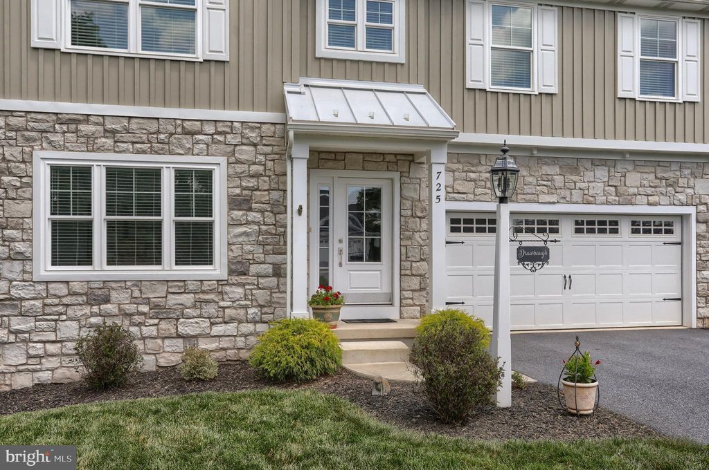 Photo of 725 Hampton Court, HARRISBURG, PA 17112 (MLS # PADA2046902)