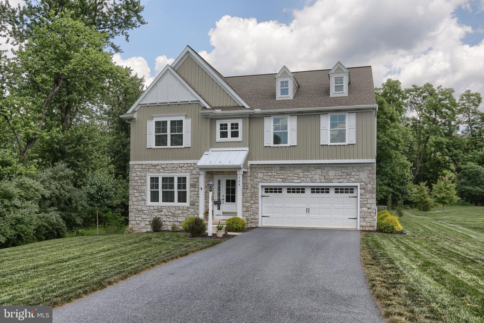 725 HAMPTON COURT