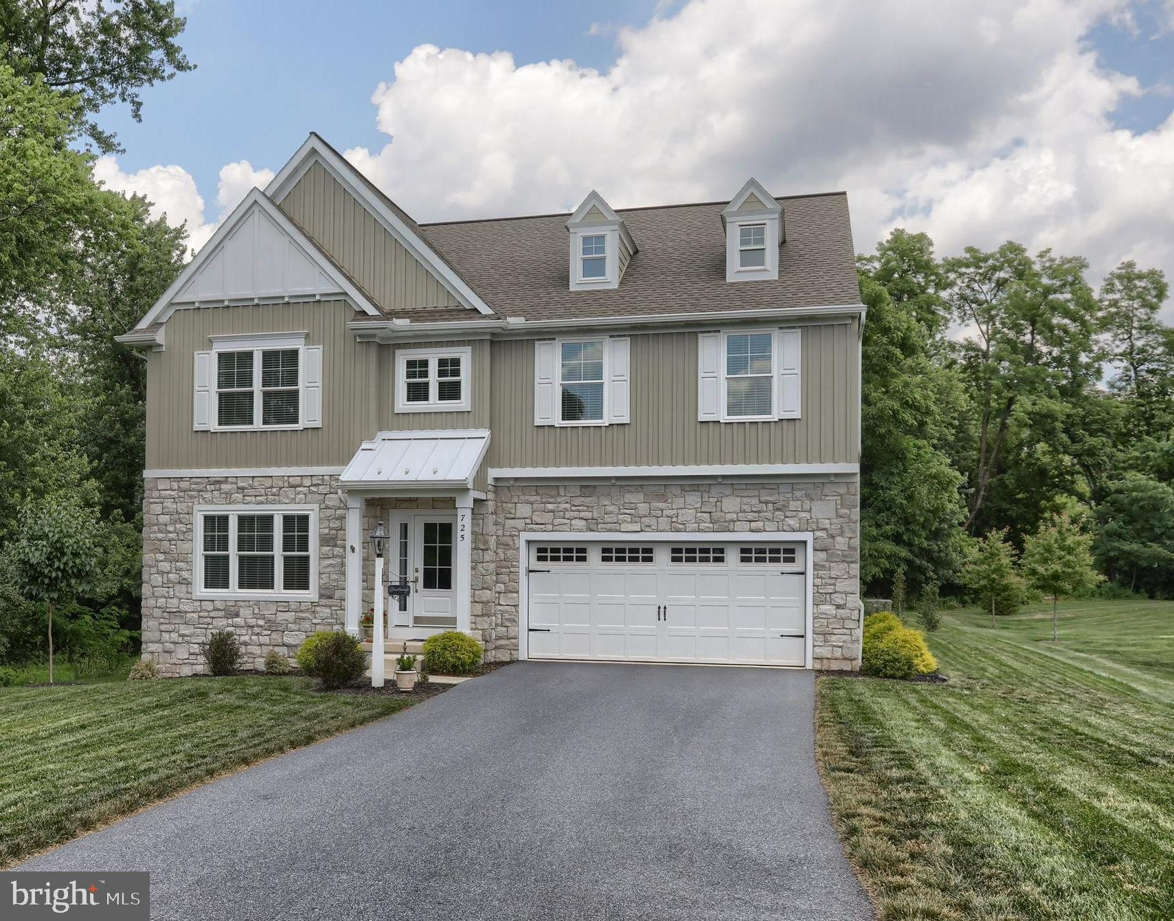 725 HAMPTON COURT
