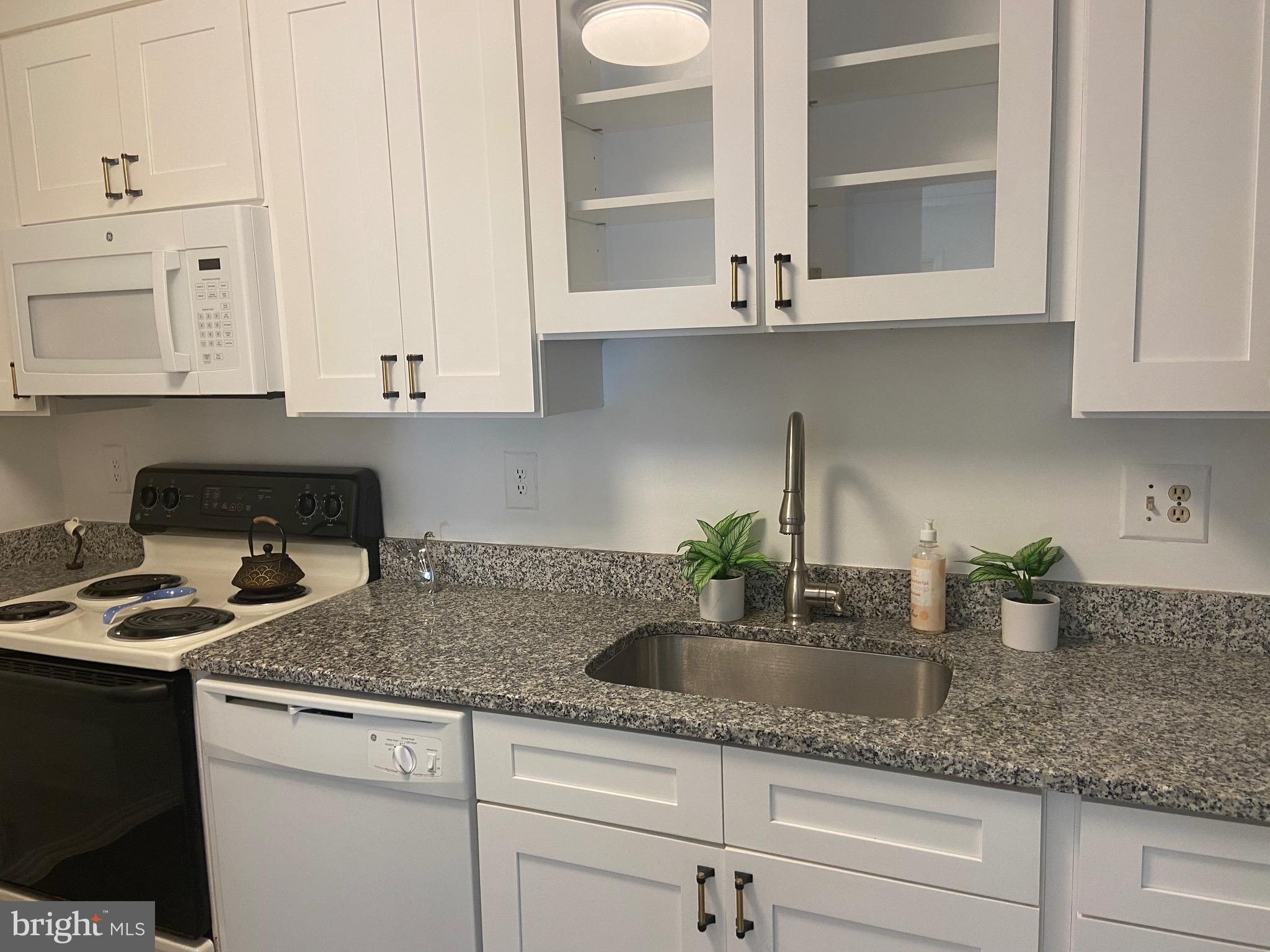 WHISKEY BOTTOM - Residential