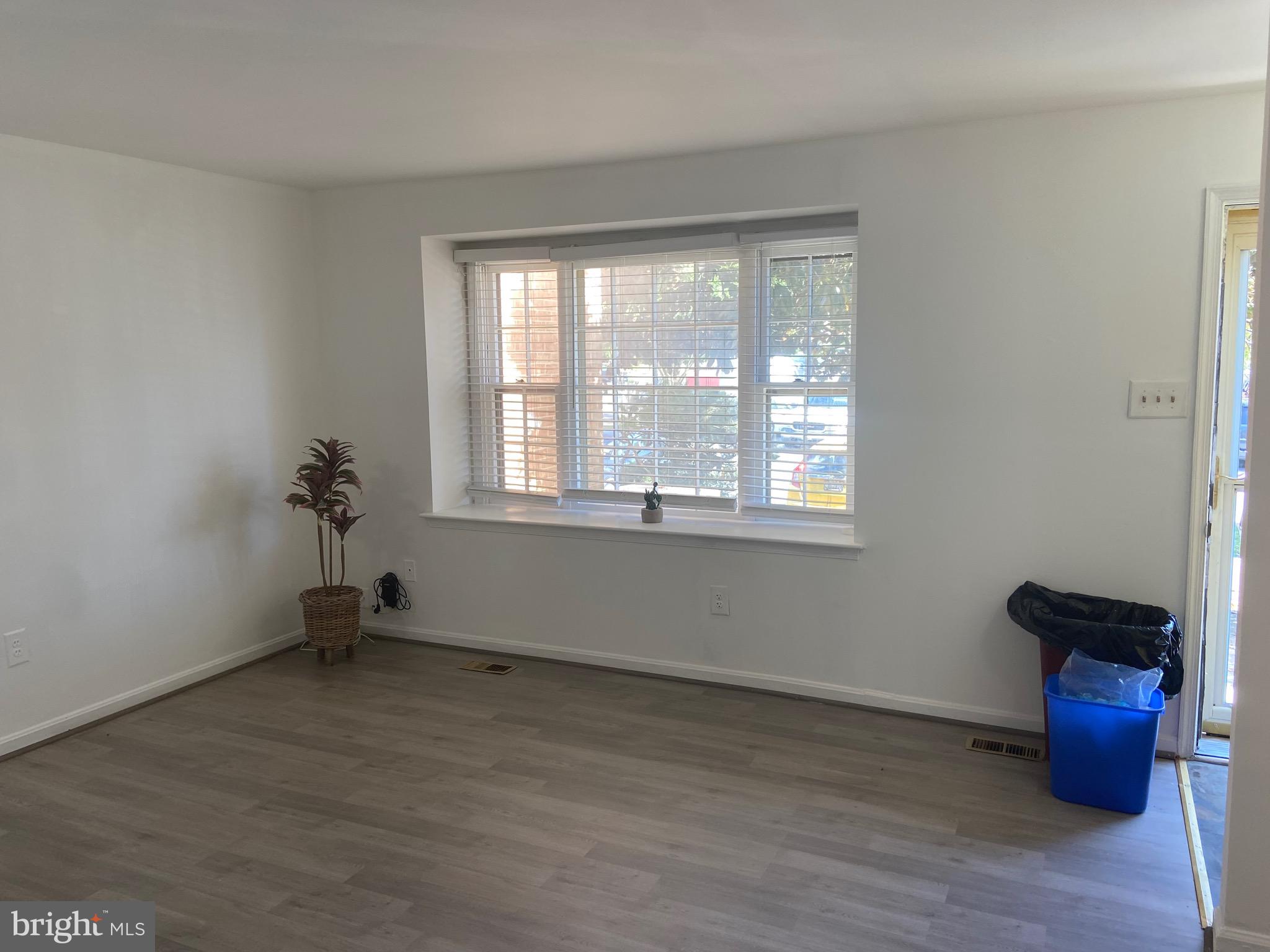 WHISKEY BOTTOM - Residential