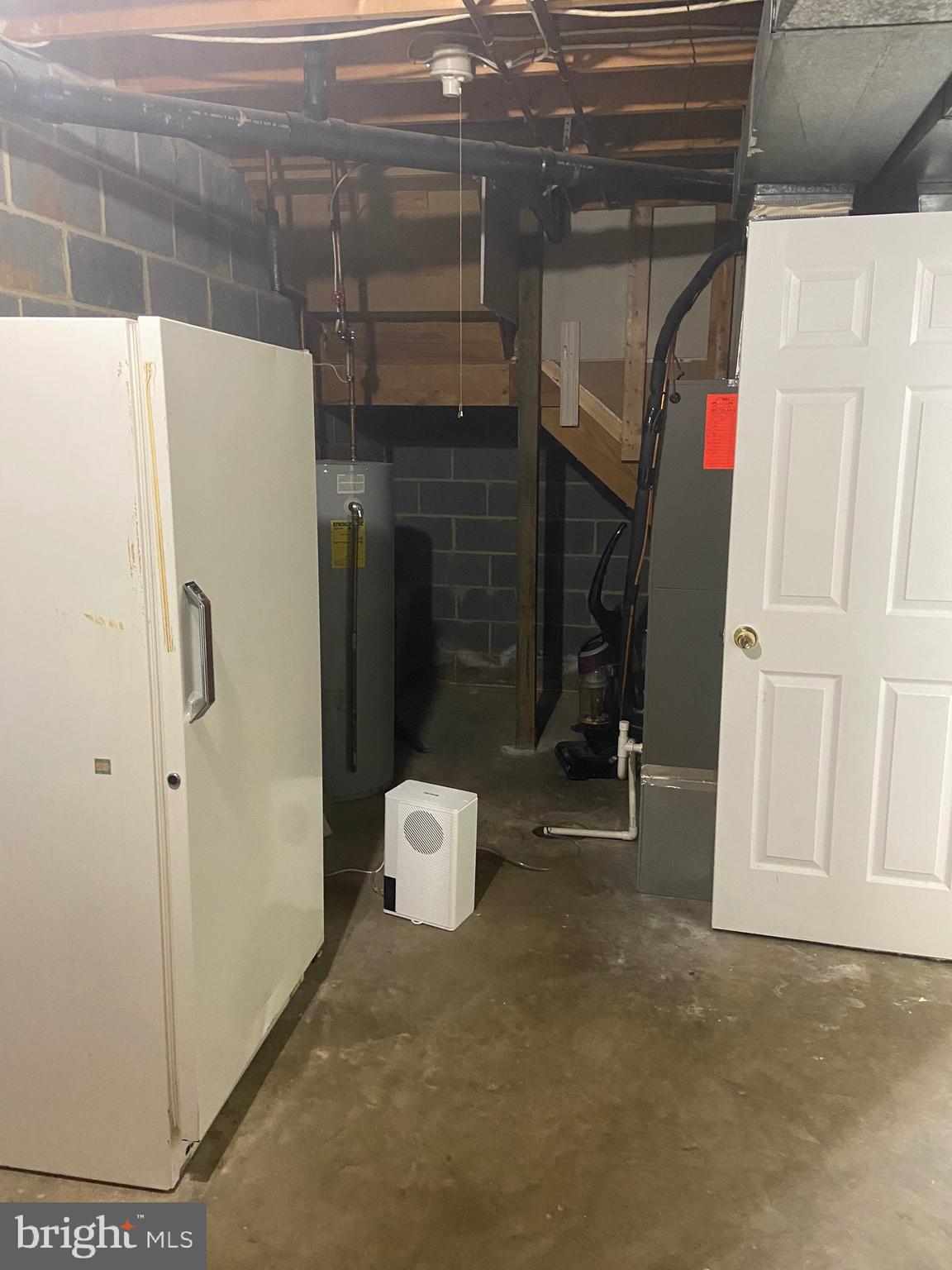 WHISKEY BOTTOM - Residential