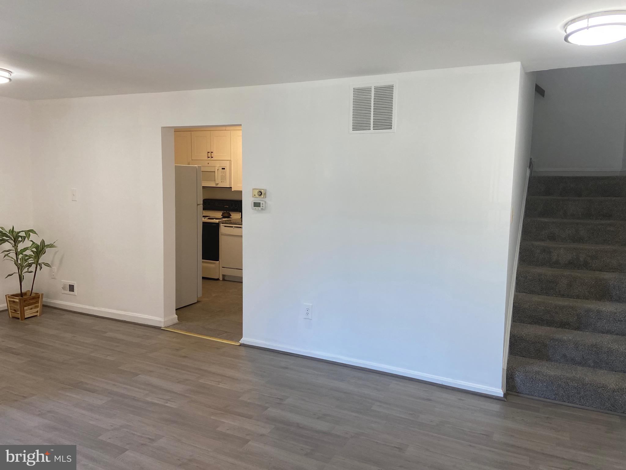 WHISKEY BOTTOM - Residential