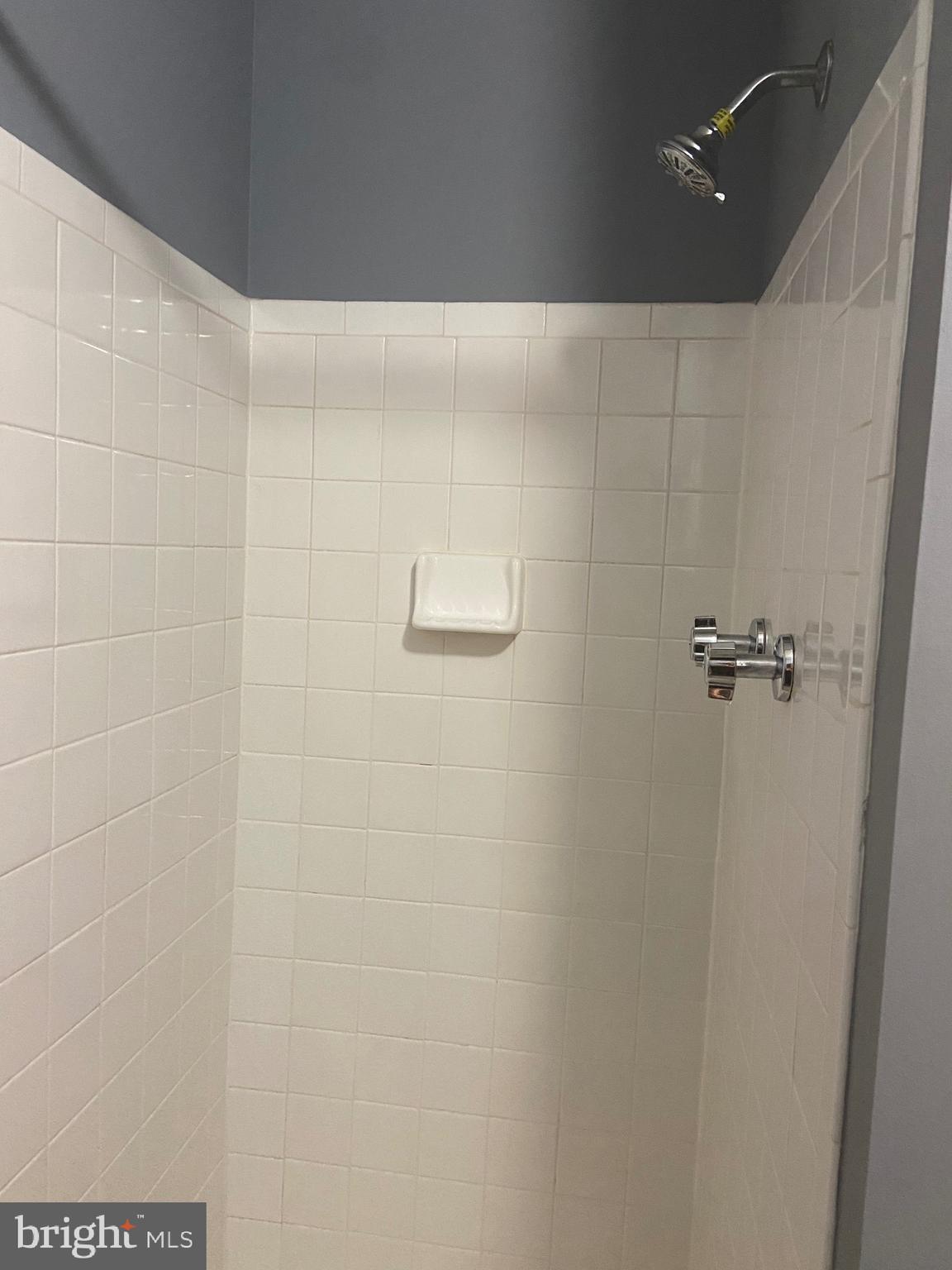 WHISKEY BOTTOM - Residential