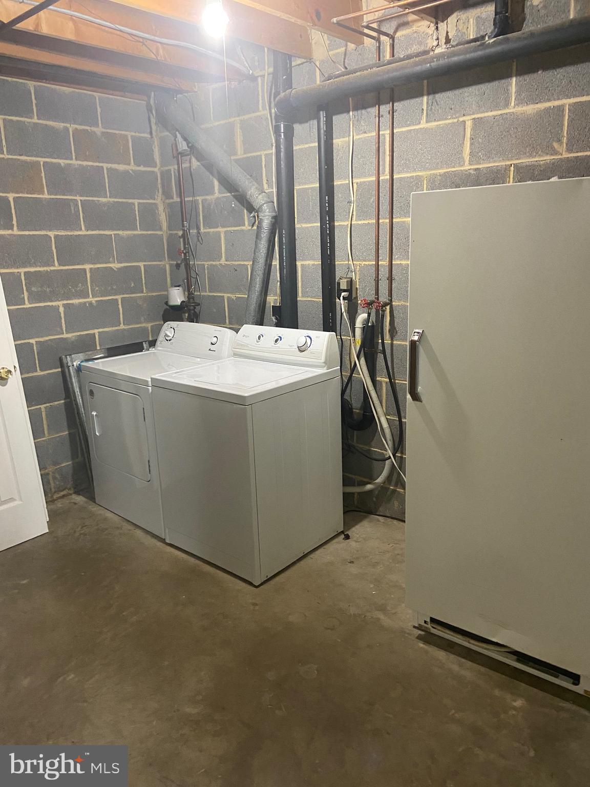 WHISKEY BOTTOM - Residential