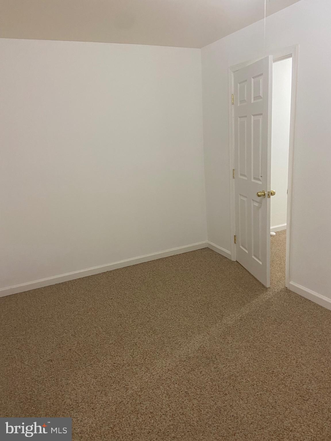 WHISKEY BOTTOM - Residential