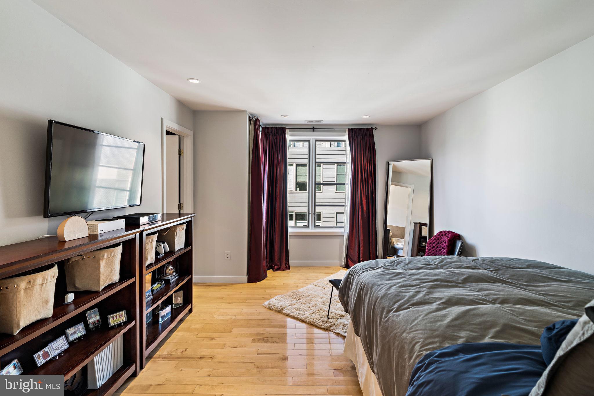 GRADUATE HOSPITAL - Residential