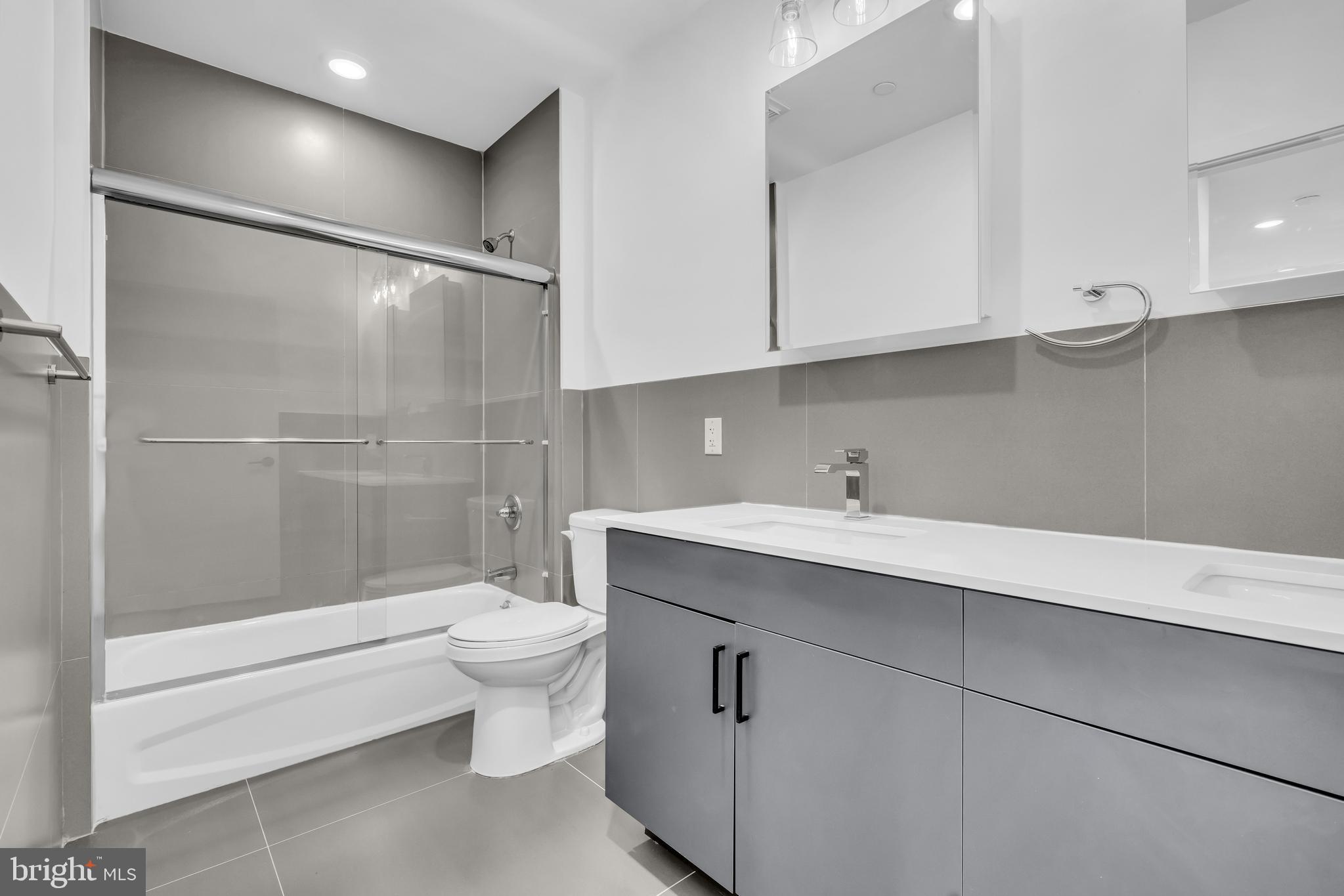 OLDE KENSINGTON - Residential Lease