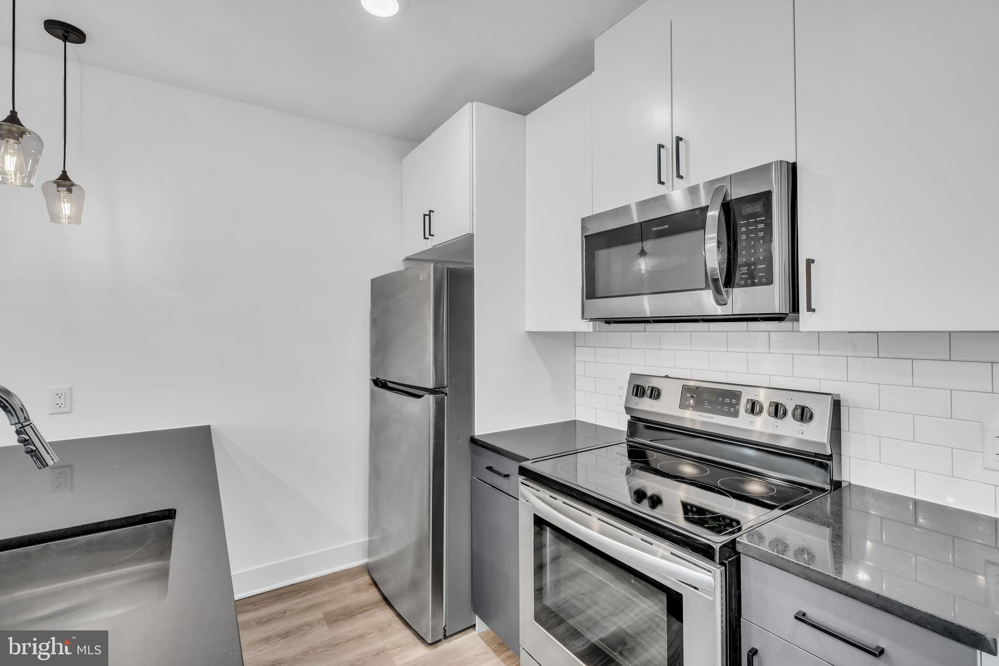 OLDE KENSINGTON - Residential Lease