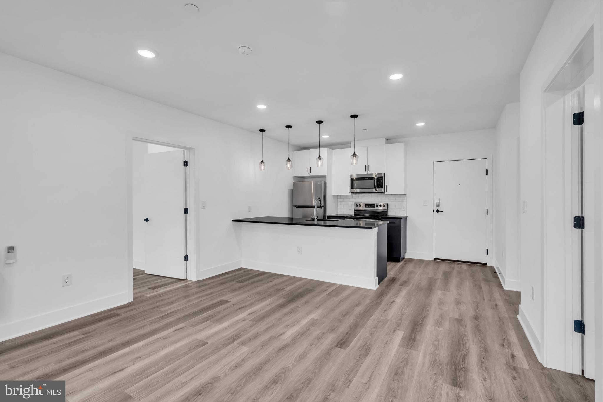 OLDE KENSINGTON - Residential Lease