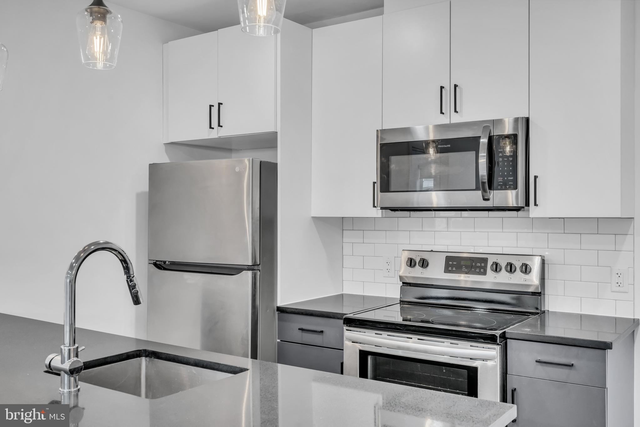 OLDE KENSINGTON - Residential Lease