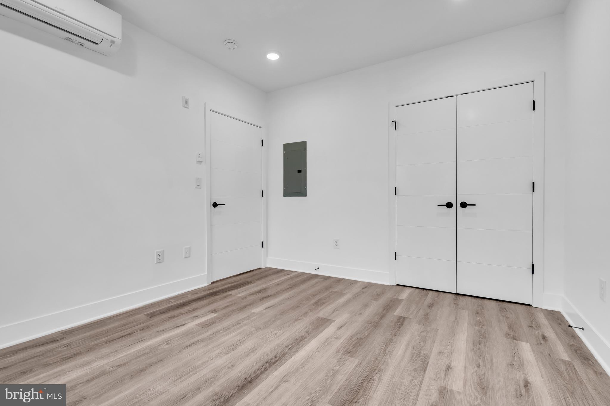 OLDE KENSINGTON - Residential Lease