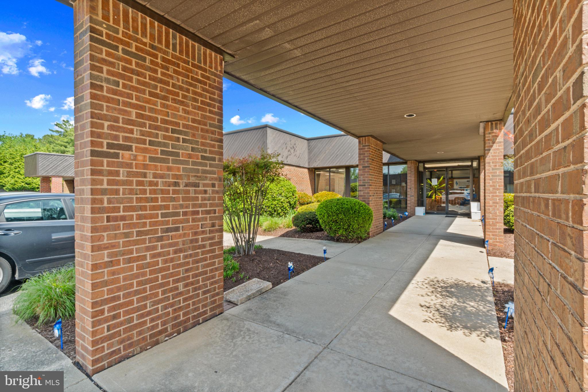 505 DUTCHMANS LANE A-2