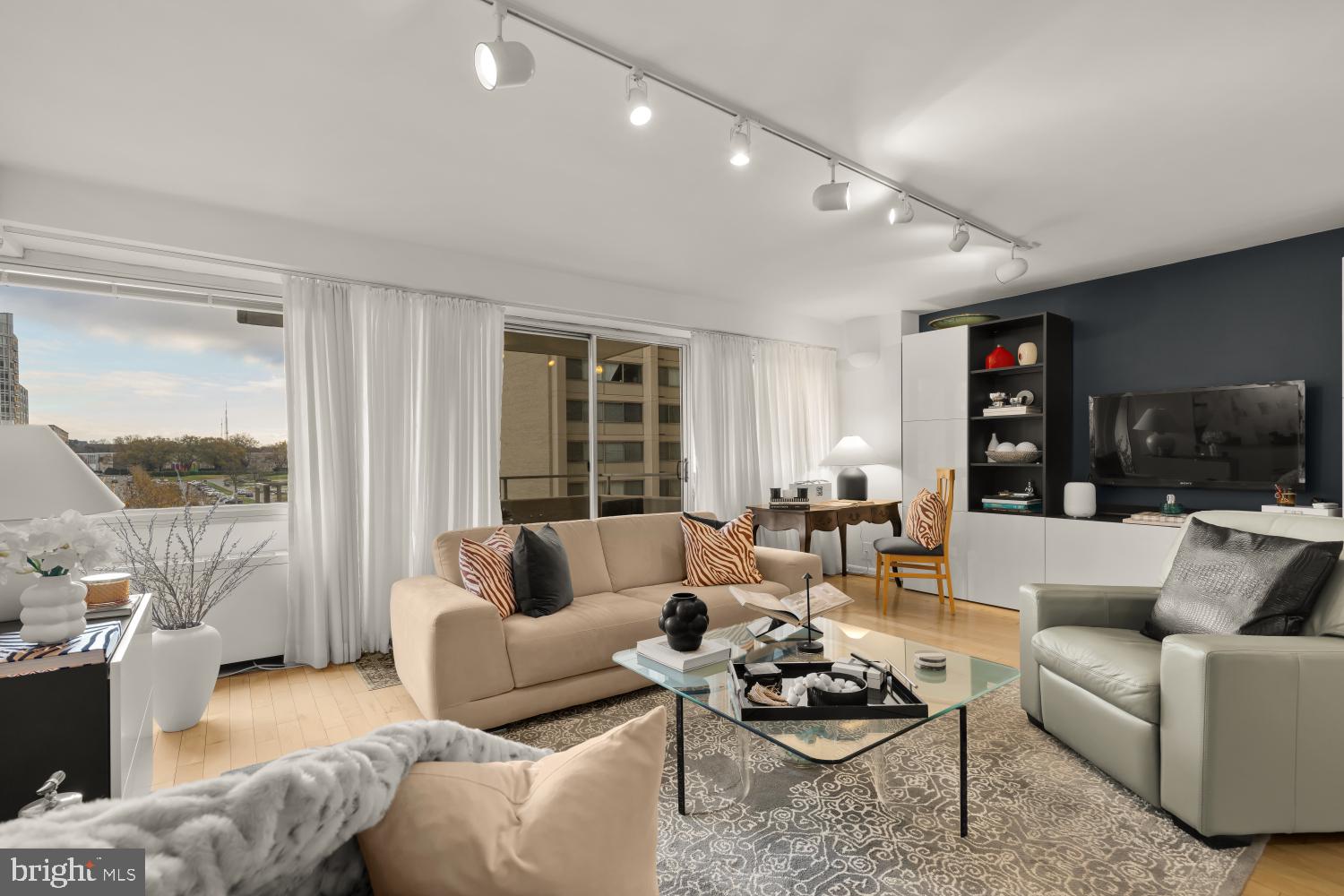 CHEVY CHASE - Residential