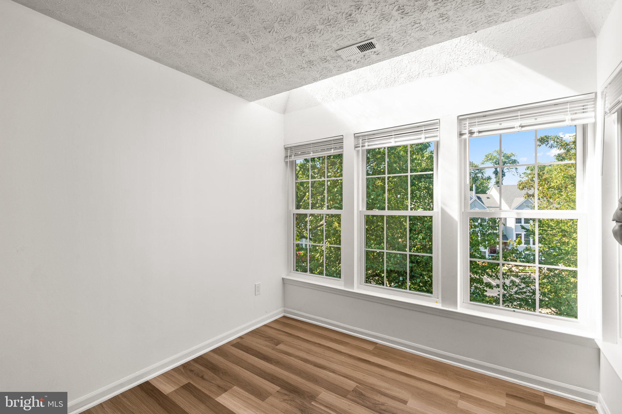 BEDFORD COMMONS - Residential