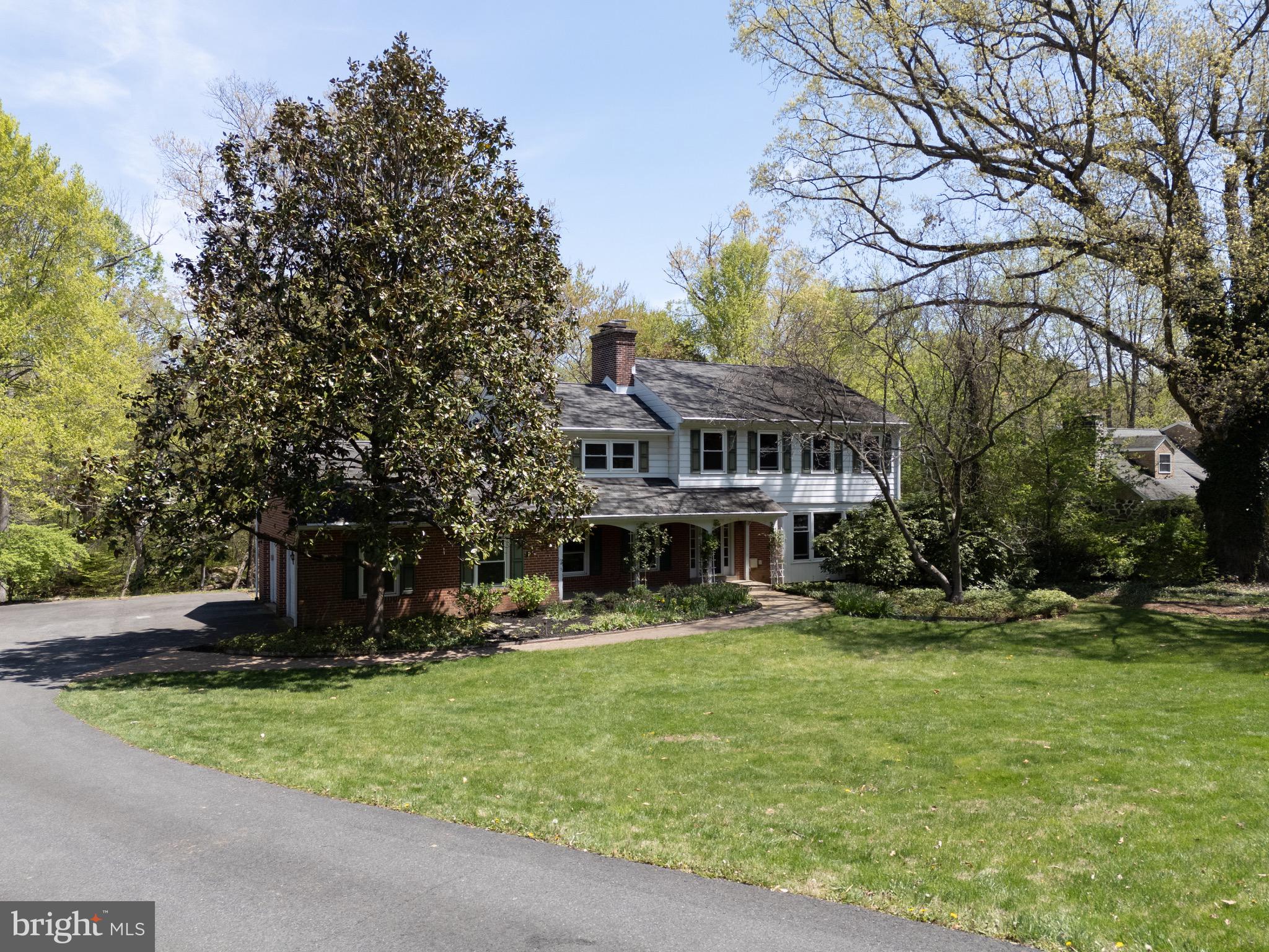 2233 JAMAICA DRIVE