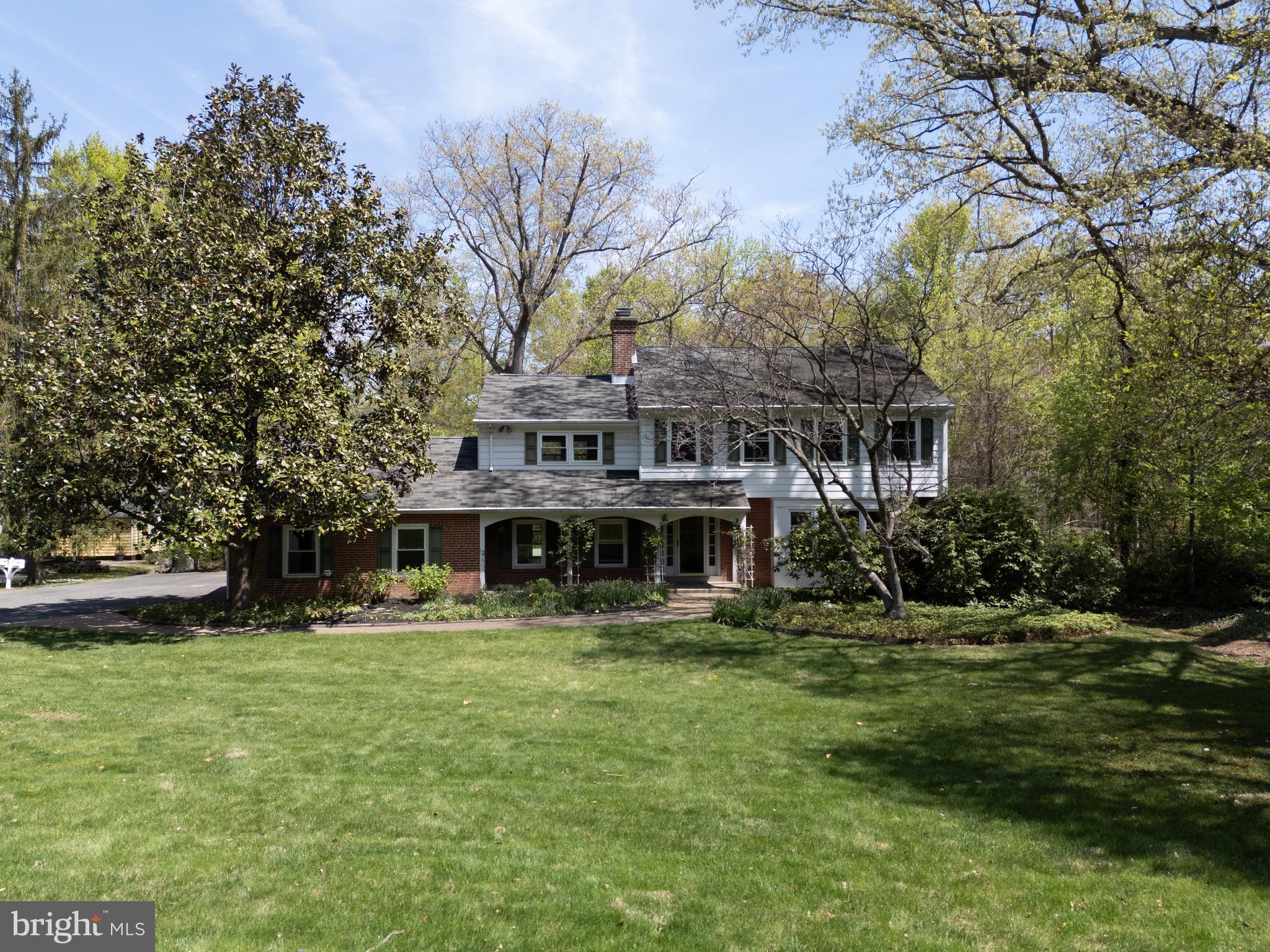 2233 JAMAICA DRIVE