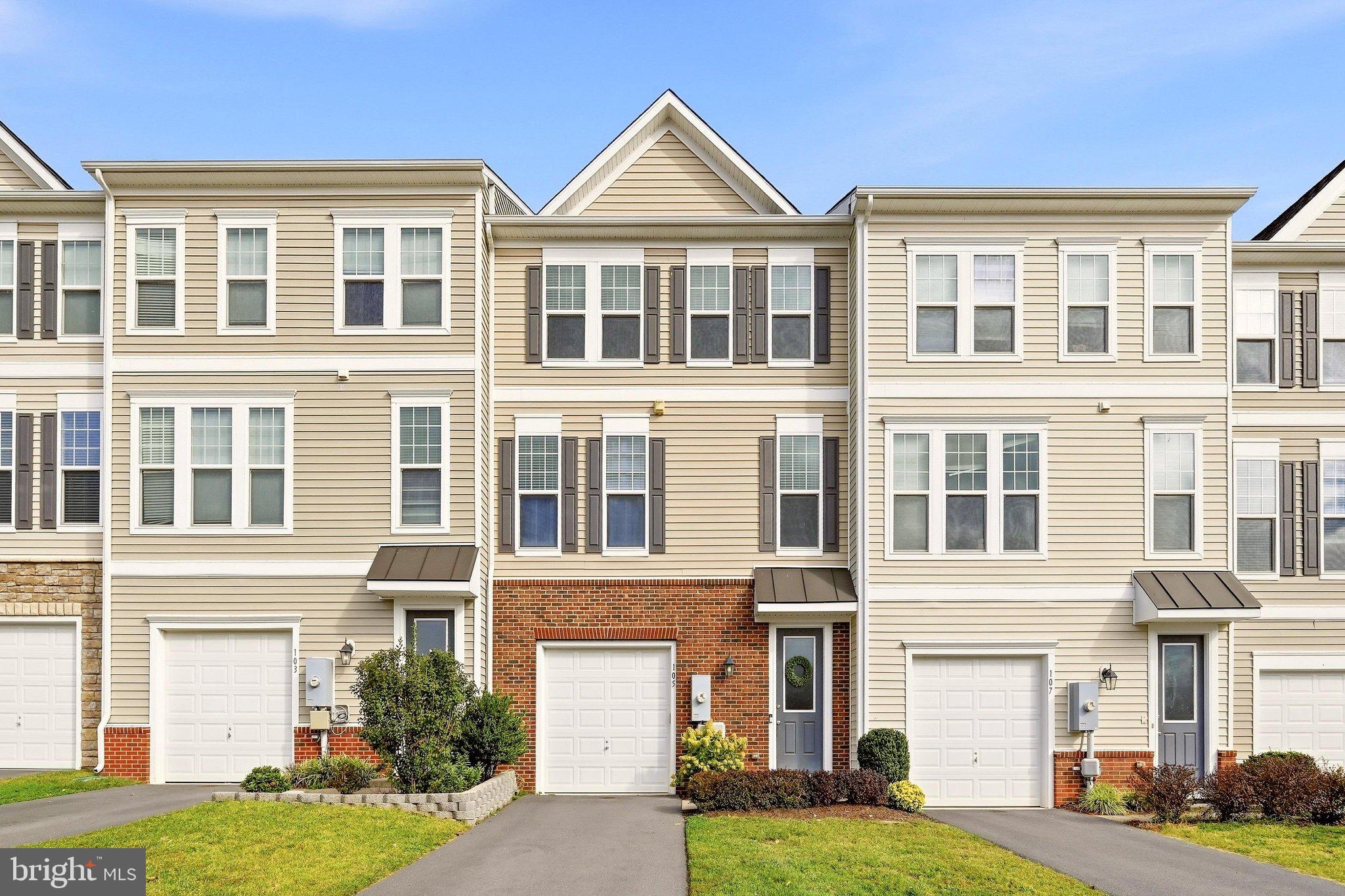 105 BISCANE COURT
