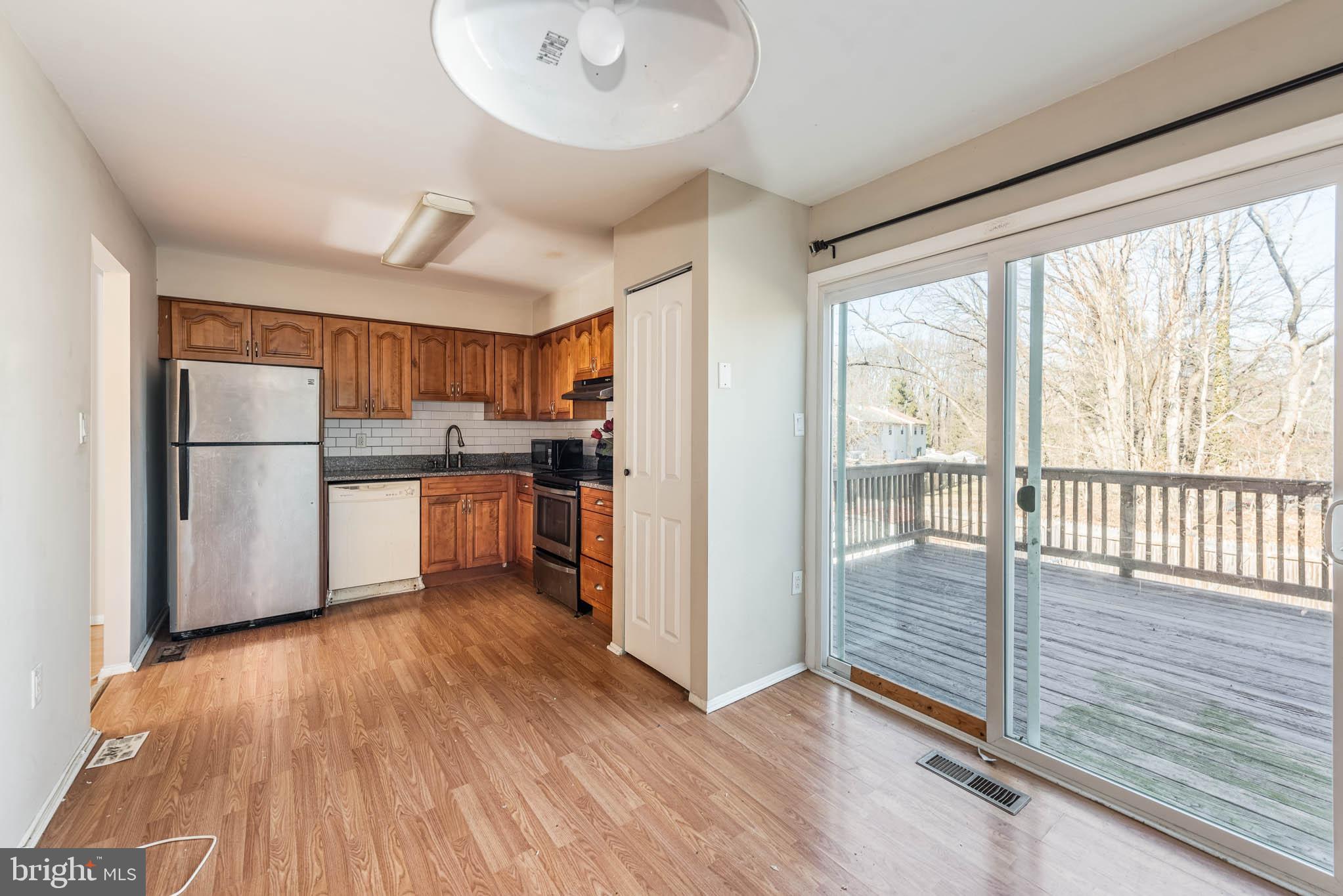 VILLAGE OAKS - Residential Lease