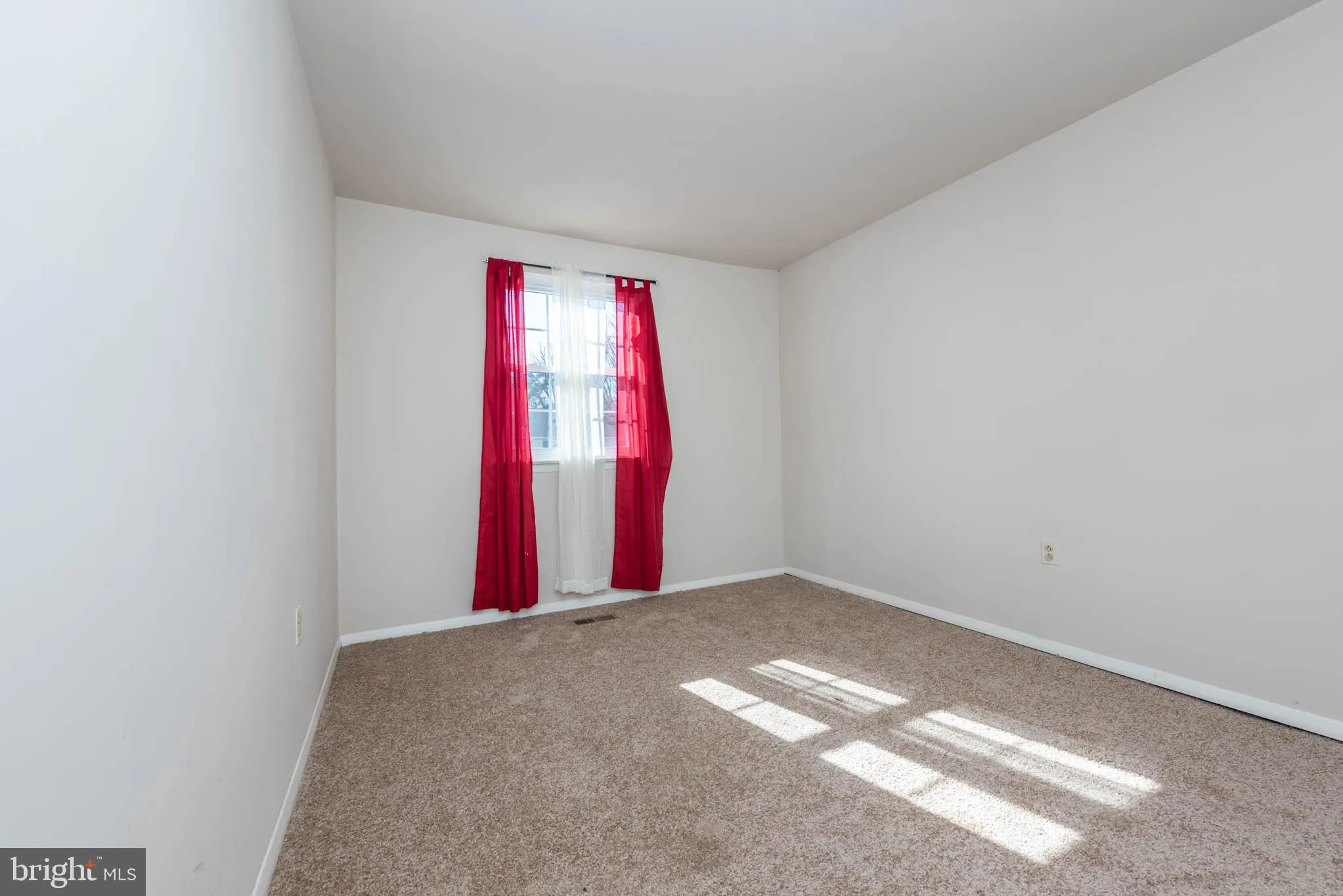 Catonsville, Maryland 21228, United States, 3 Bedrooms Bedrooms, ,3 BathroomsBathrooms,Residential,Active,90688