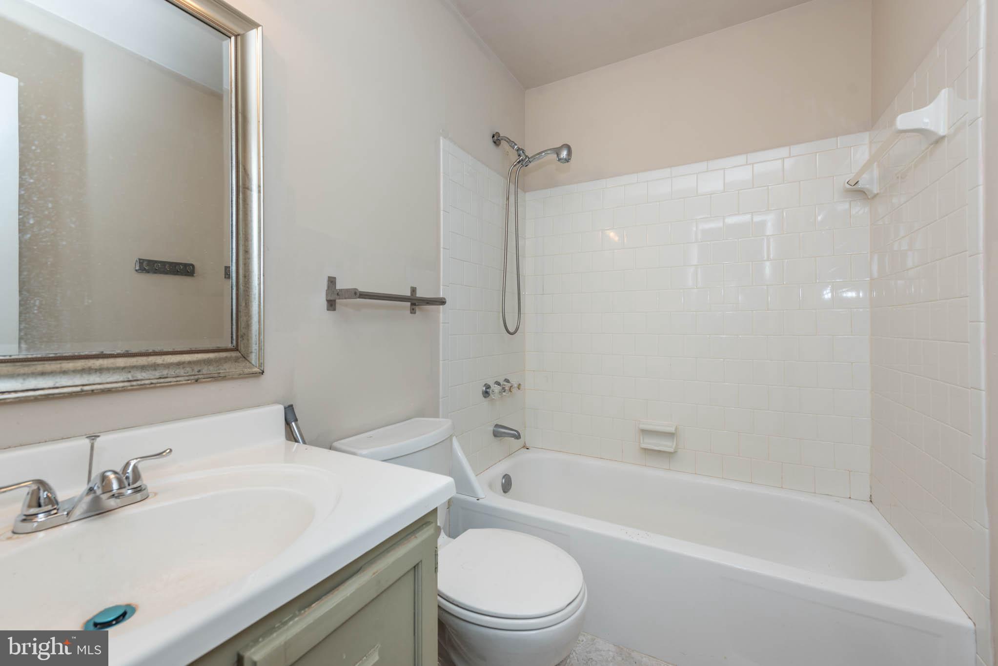 VILLAGE OAKS - Residential Lease