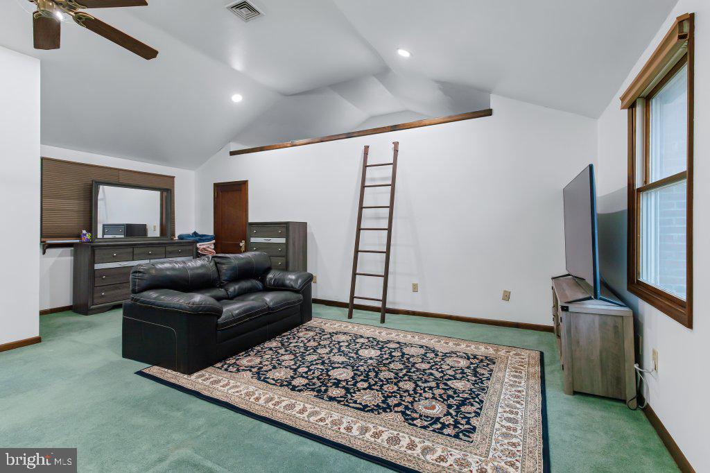 SALEM PARK - Residential