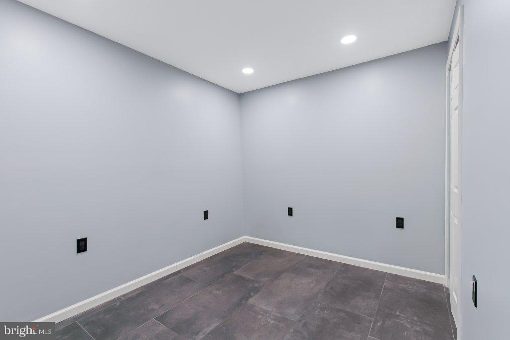 SALEM PARK - Residential