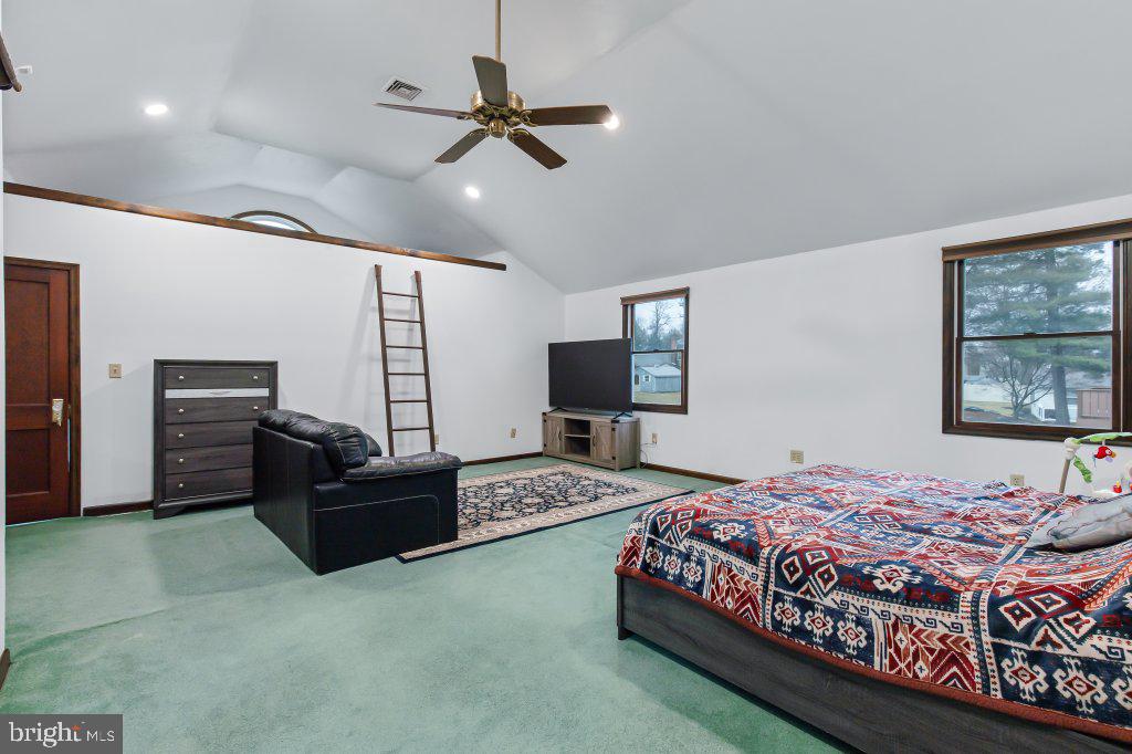 SALEM PARK - Residential