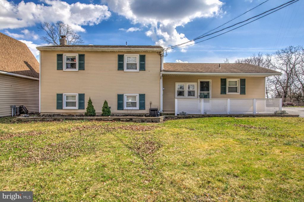 Photo of 905909 Mount Gretna Road, Elizabethtown, PA 17022 (MLS # PALA2047044)