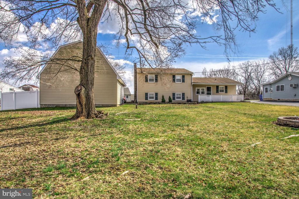 Photo of 905909 Mount Gretna Road, Elizabethtown, PA 17022 (MLS # PALA2047044)