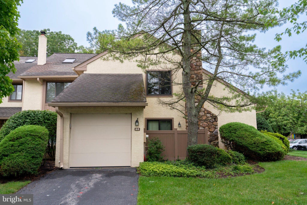 Photo of 23 Highgate Lane, BLUE BELL, PA 19422 (MLS # PAMC2193802)