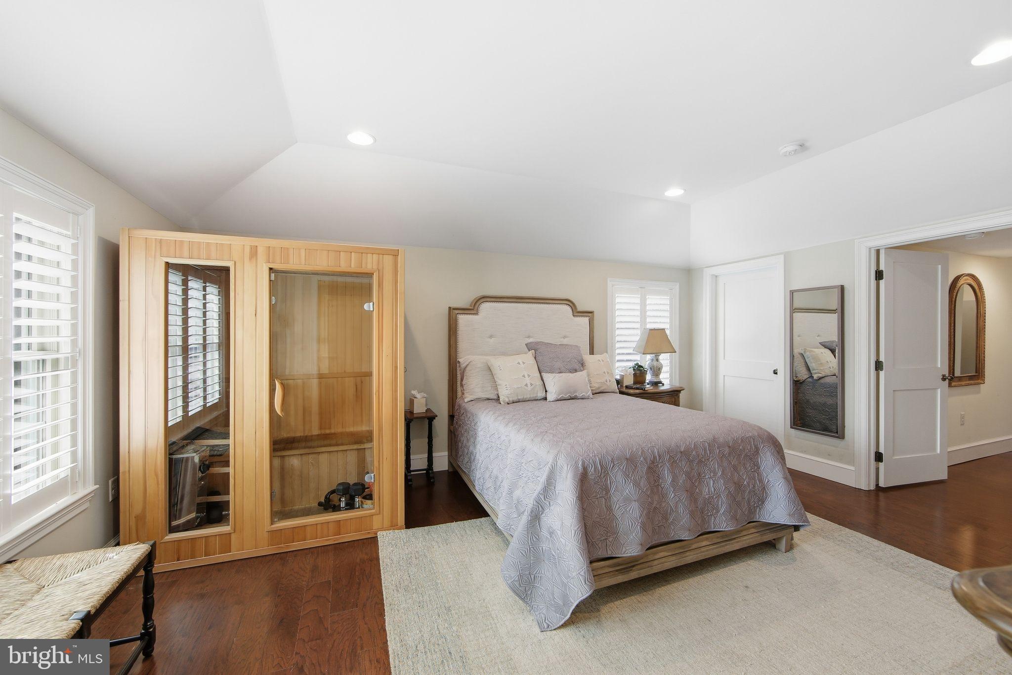 WYNNEWOOD - Residential