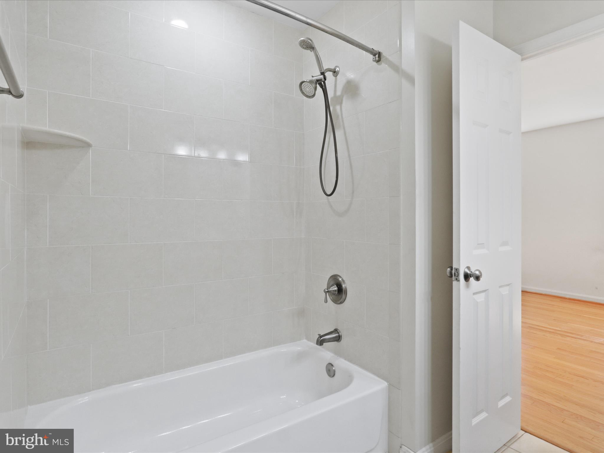 DUNN LORING HIGHLANDS - Residential Lease