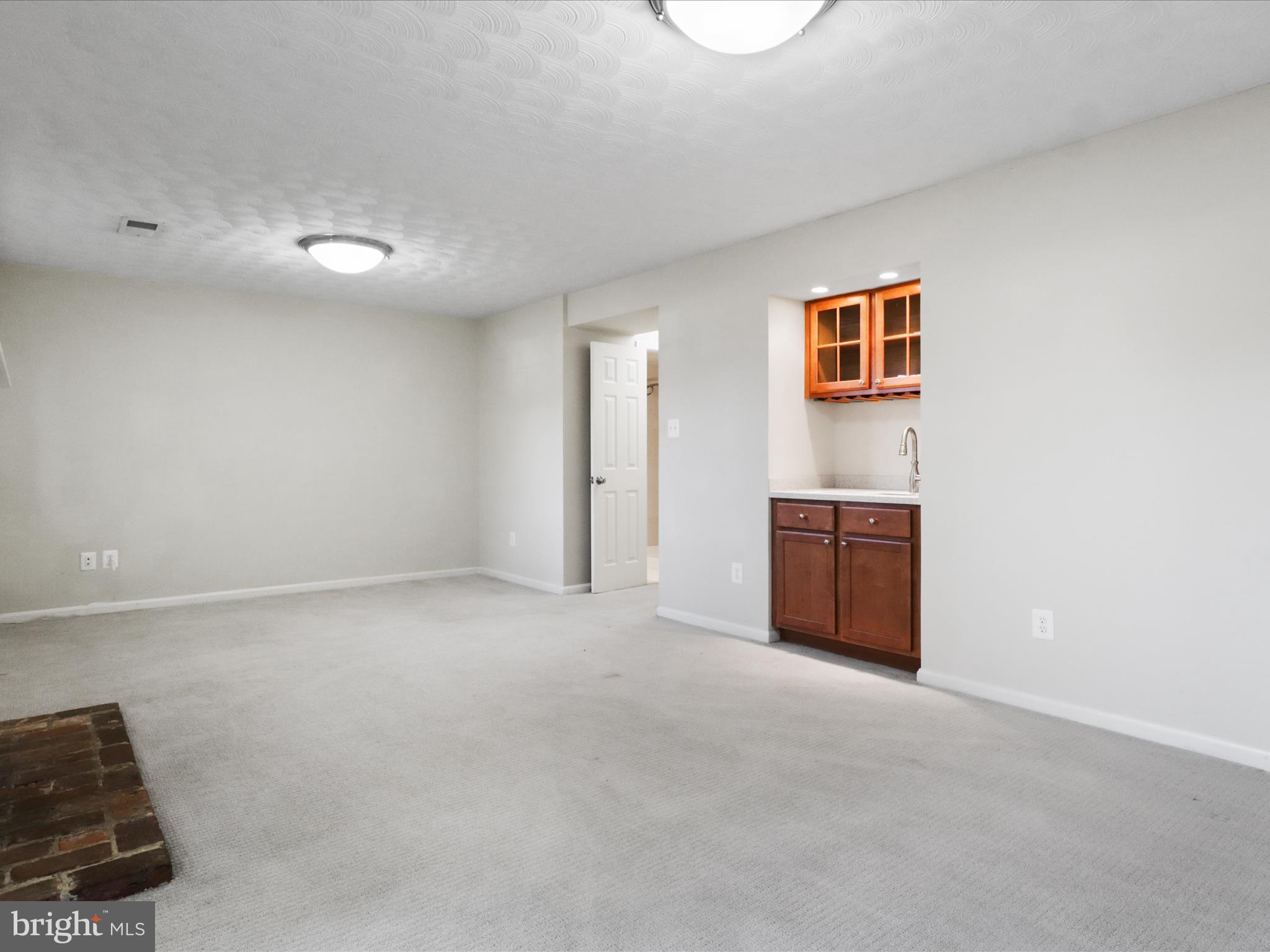 DUNN LORING HIGHLANDS - Residential Lease