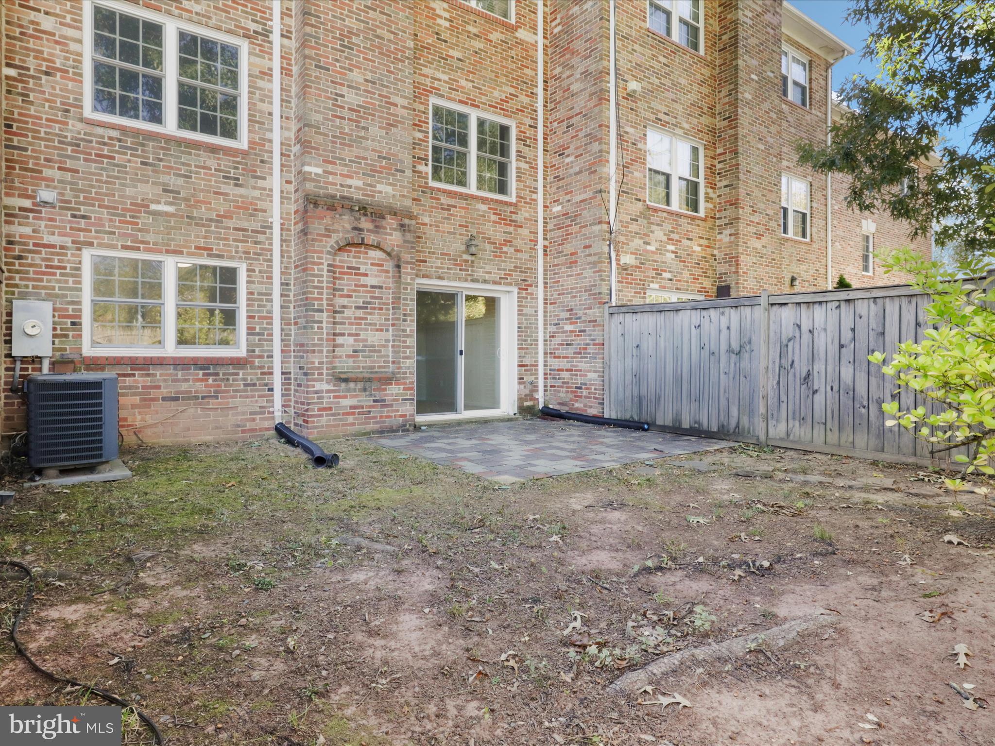 DUNN LORING HIGHLANDS - Residential Lease