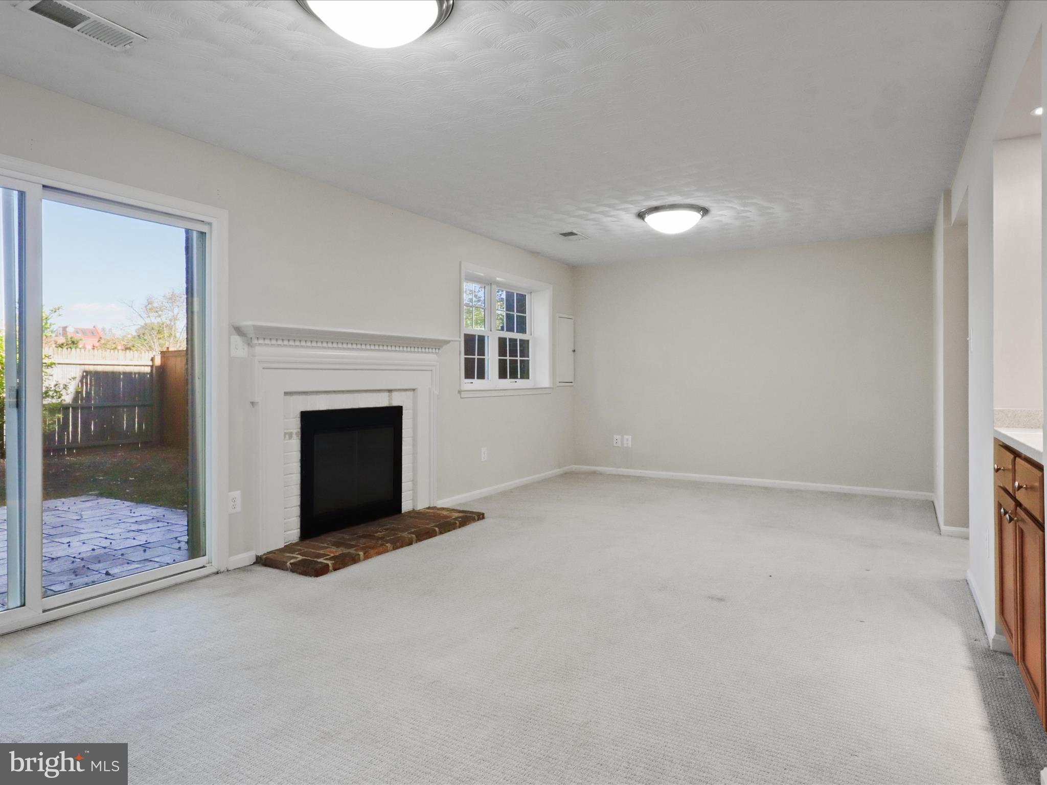 DUNN LORING HIGHLANDS - Residential Lease