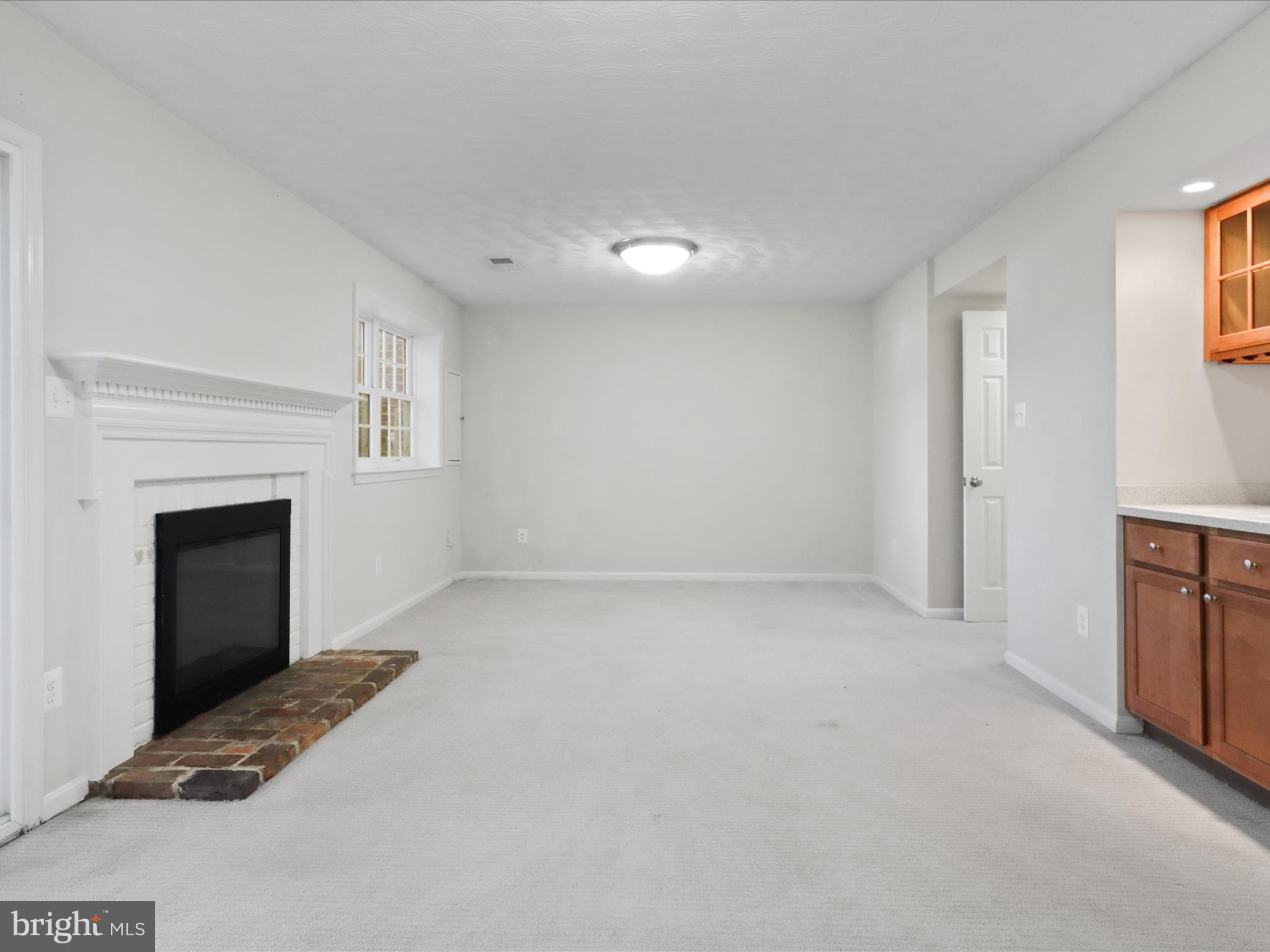 DUNN LORING HIGHLANDS - Residential Lease